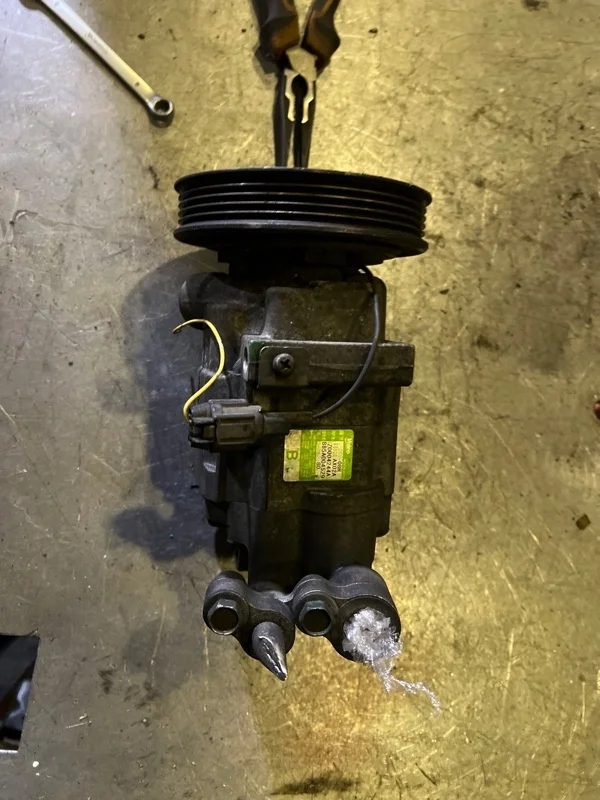 Компрессор кондиционера Nissan Note 2010 E11E