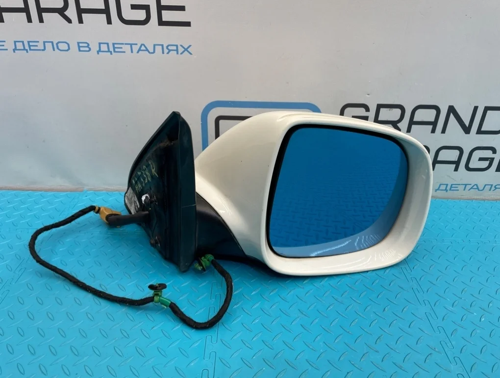 Зеркало Volkswagen Touareg 2008 7L6857508GQ 7L6 BHK 3.6, правое