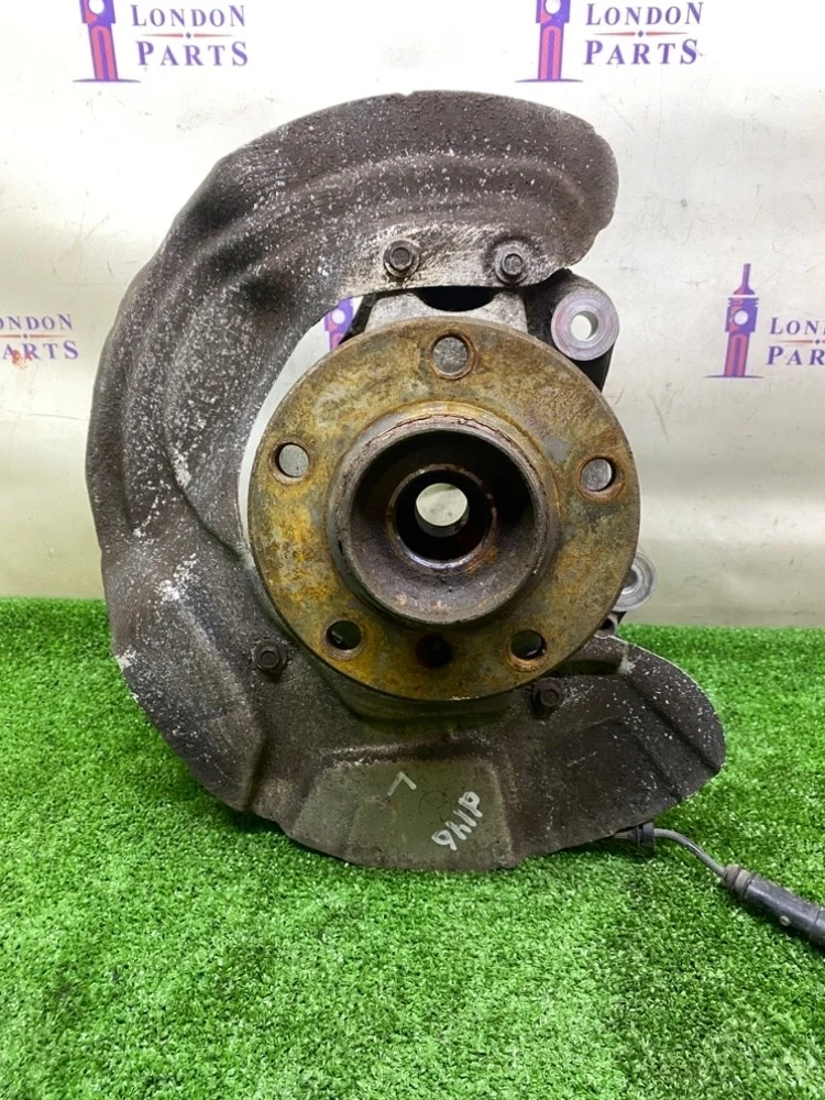 Кулак поворотный BMW F31