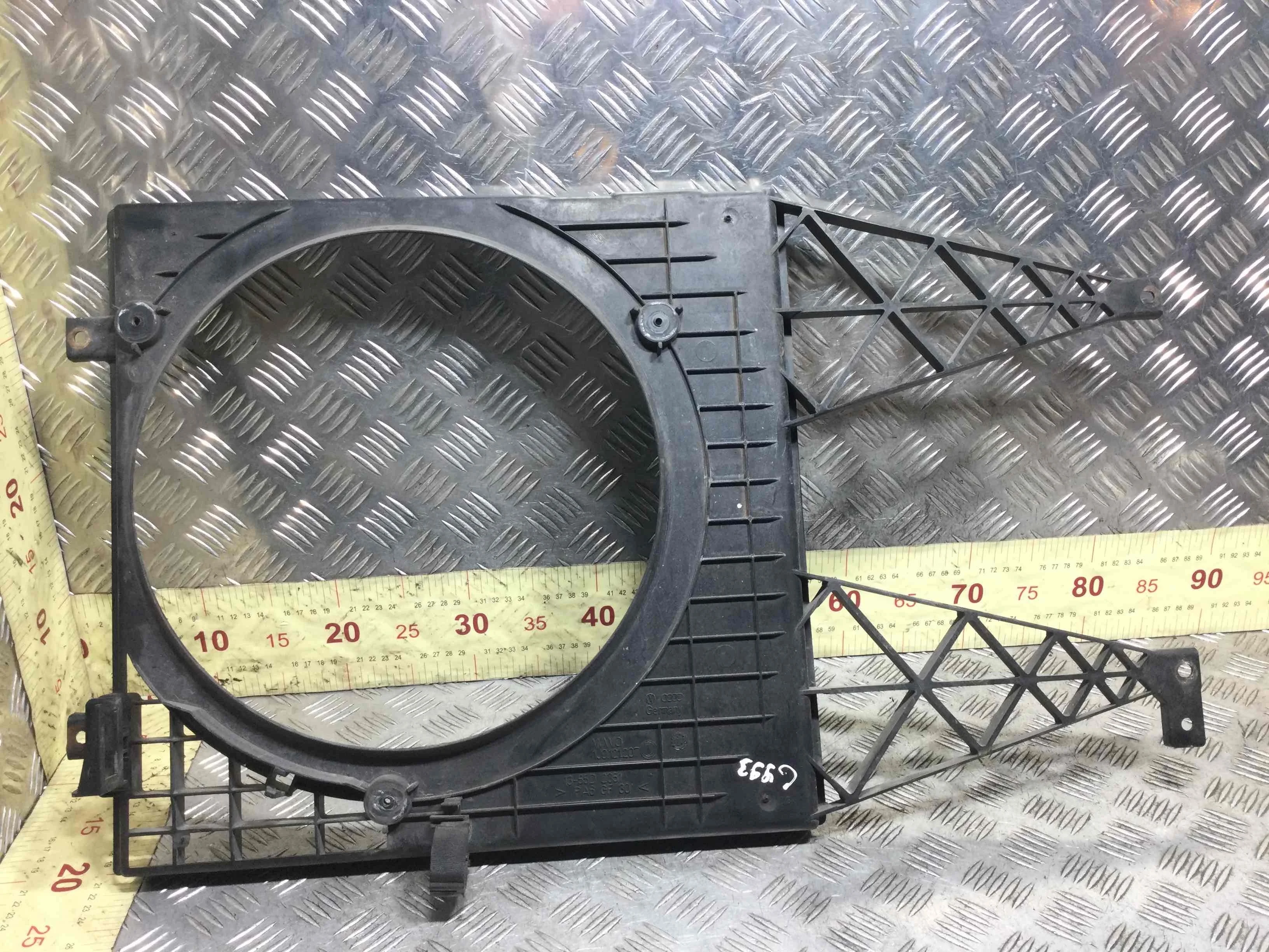 Диффузор вентилятора Audi A3 8L (1996-2000) бензин 1.8 i Автомат Х/б