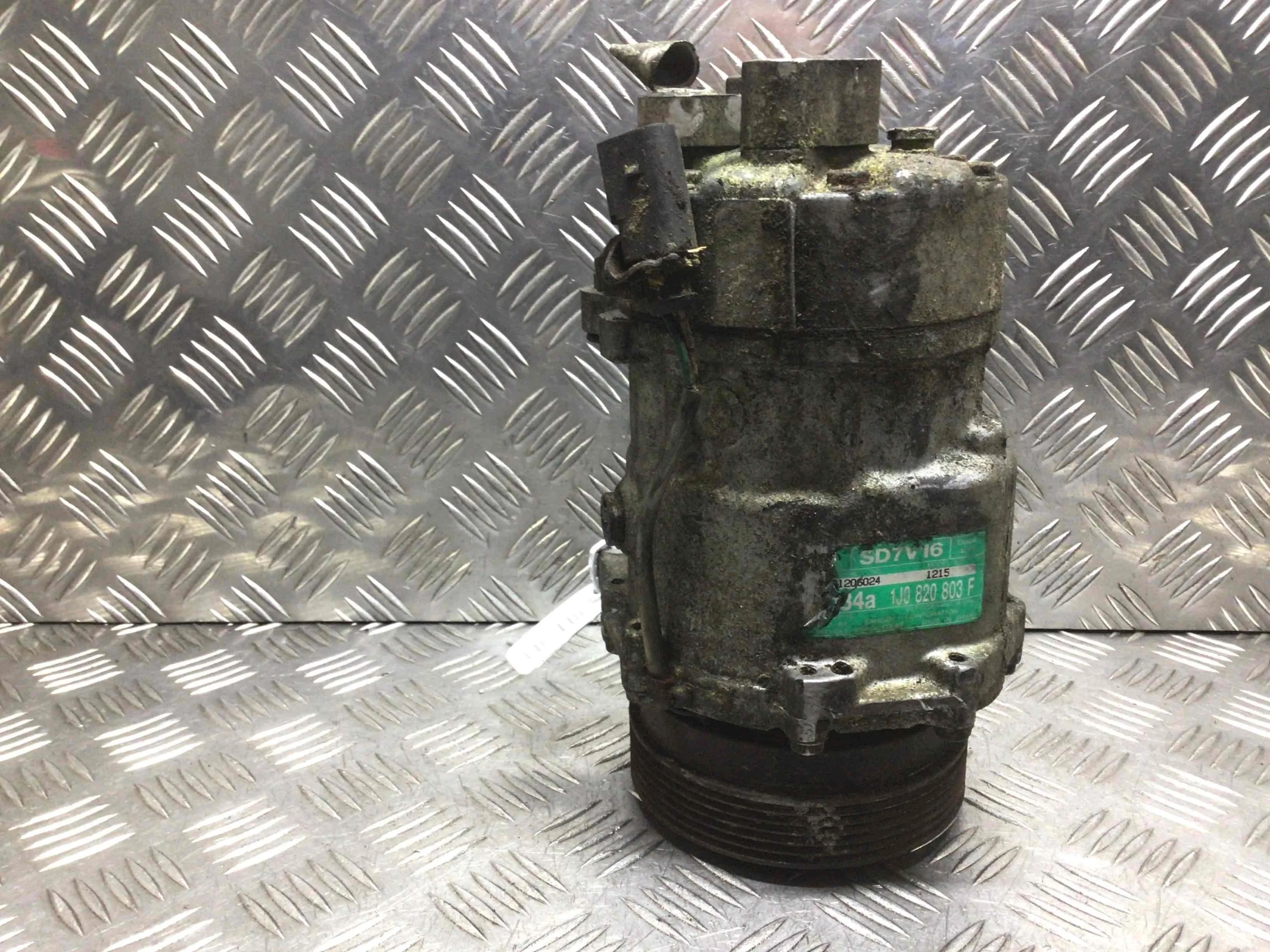 Компрессор кондиционера Volkswagen Golf 4 поколение (1997-2004) дизель 1.9 DTI Механика Х/б