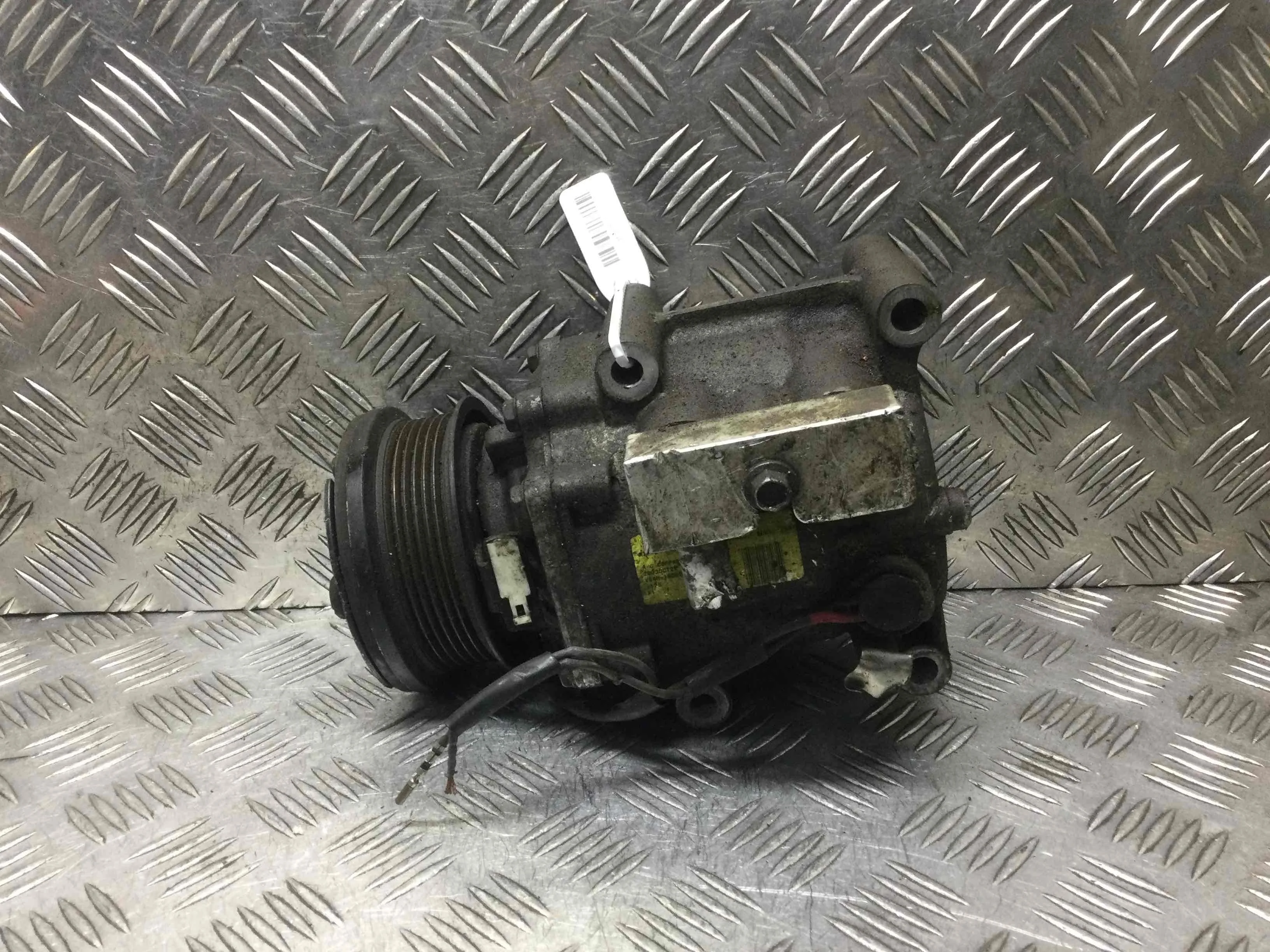 Компрессор кондиционера Ford Focus 1 поколение [рестайлинг] (2001-2005) бензин 2.0 i Механика Х/б