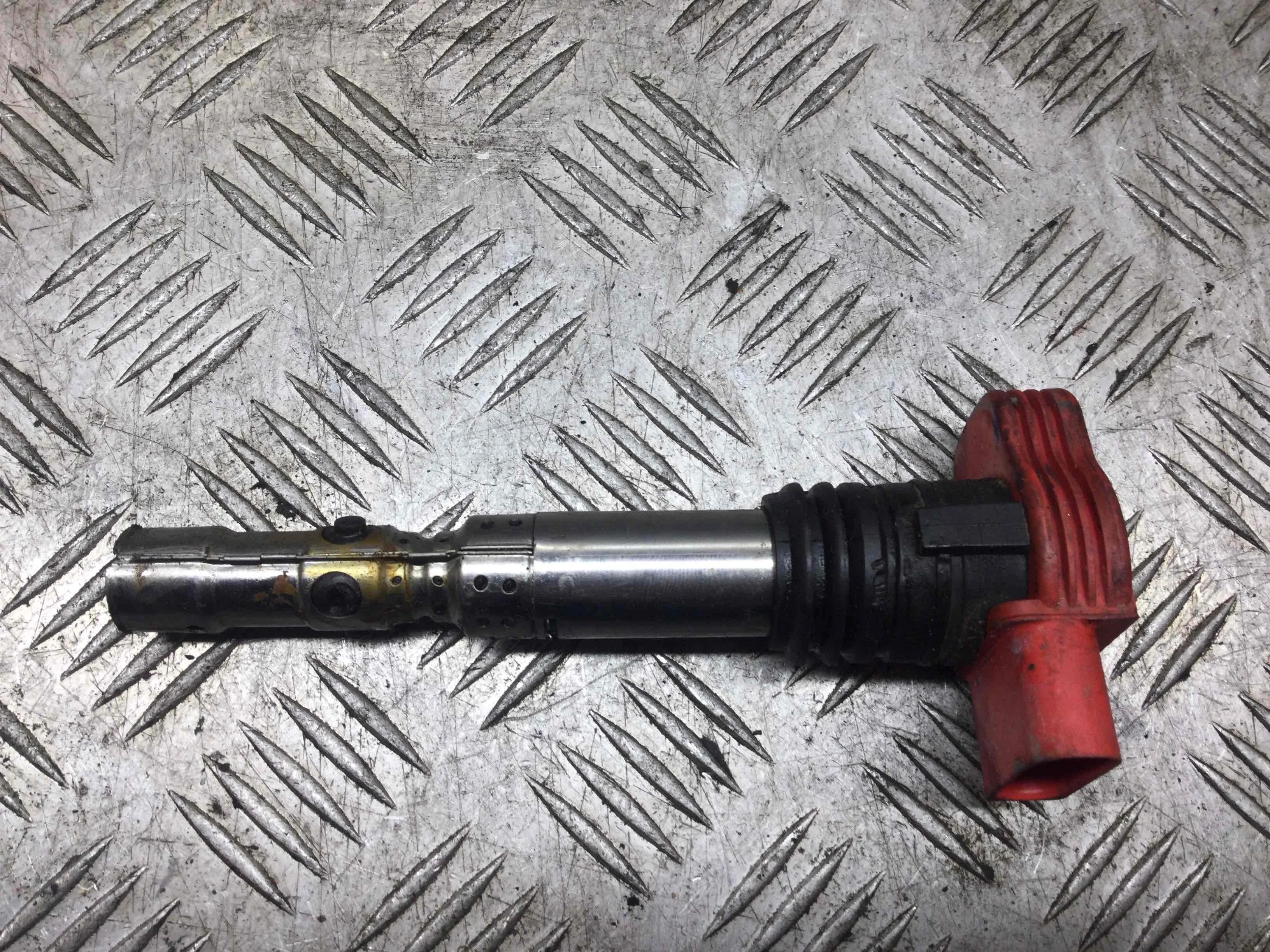 Катушка зажигания Audi A6 C5/4B (1997-2004) бензин 2.0 i Механика Седан