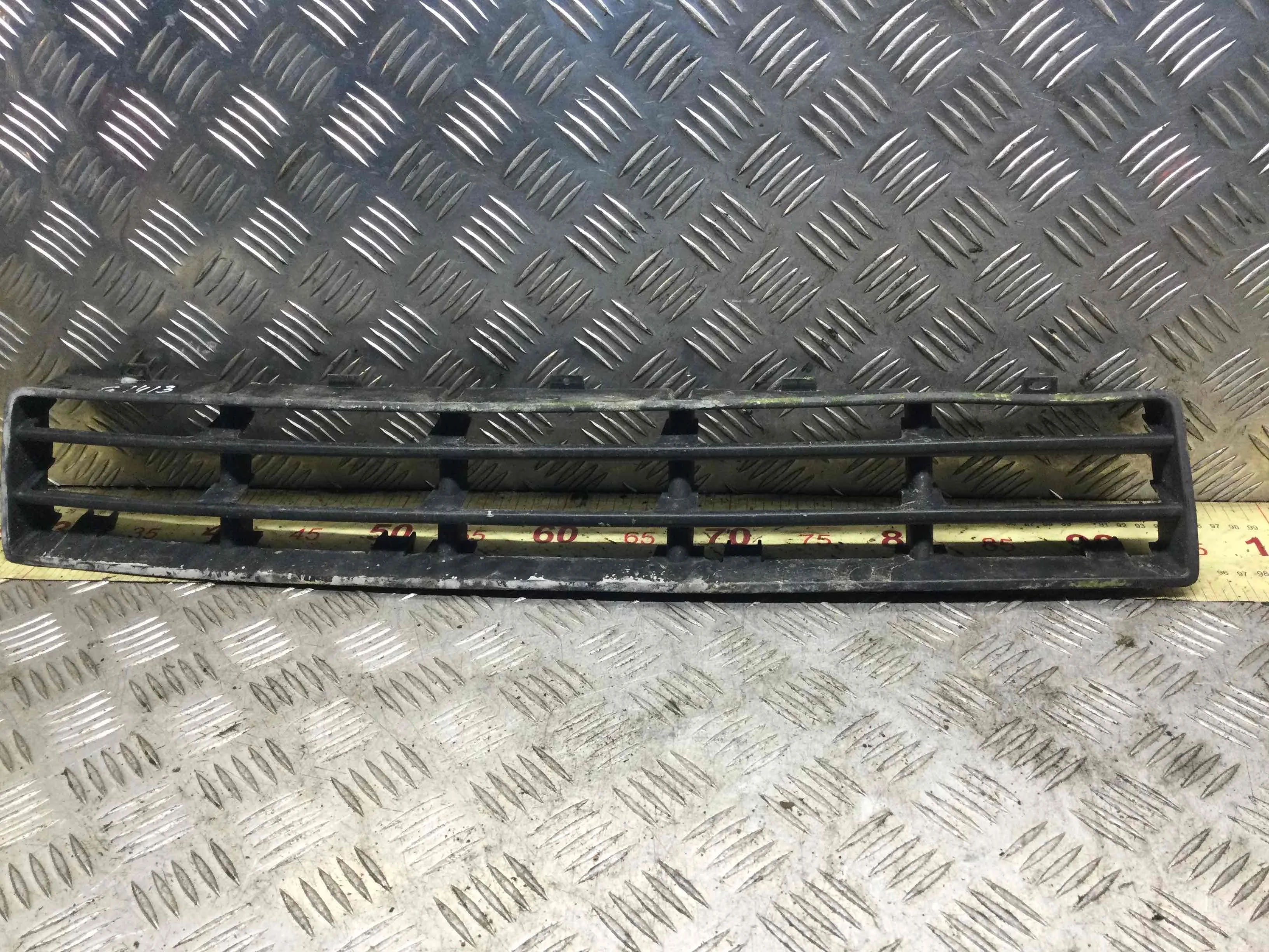 Заглушка (решетка) в бампер передний Volkswagen Golf 4 поколение (1997-2004) бензин 1.4 i Механика Универсал