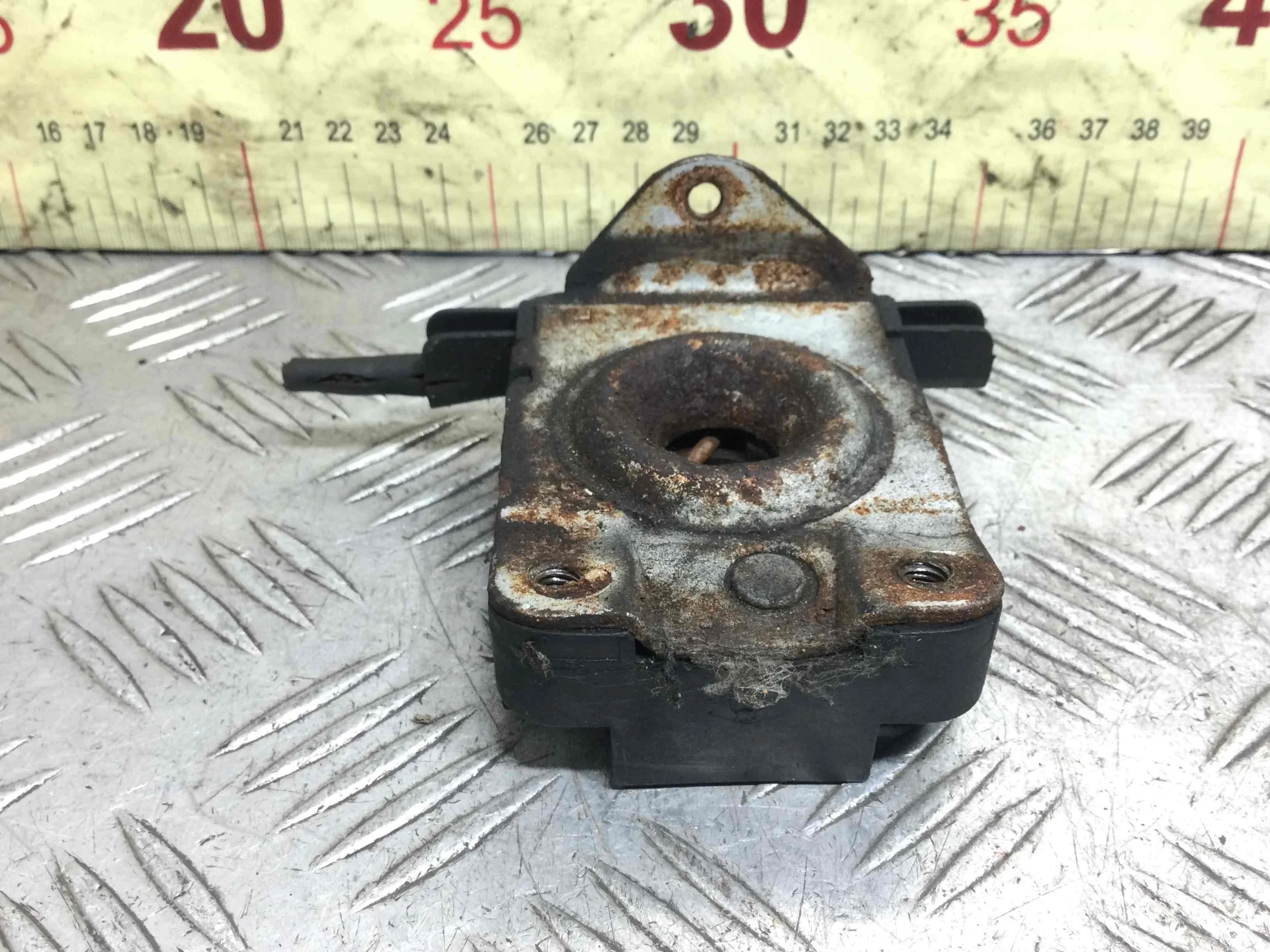 Замок капота Land Rover Range Rover 3 поколение (2002-2005) дизель 3.0