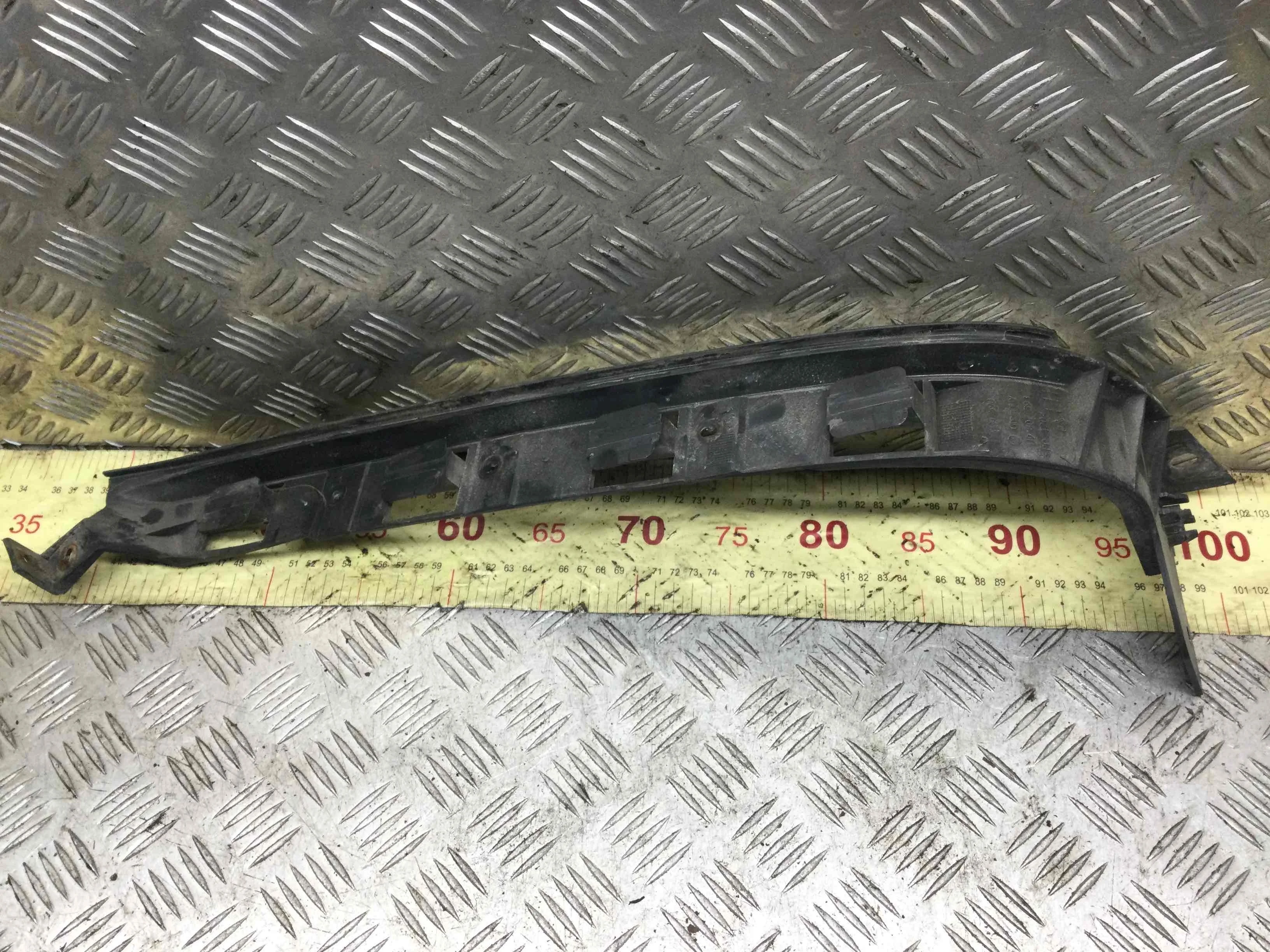 Крепление бампера заднего Volkswagen Golf 4 поколение (1997-2004) бензин 1.6 i Механика Универсал