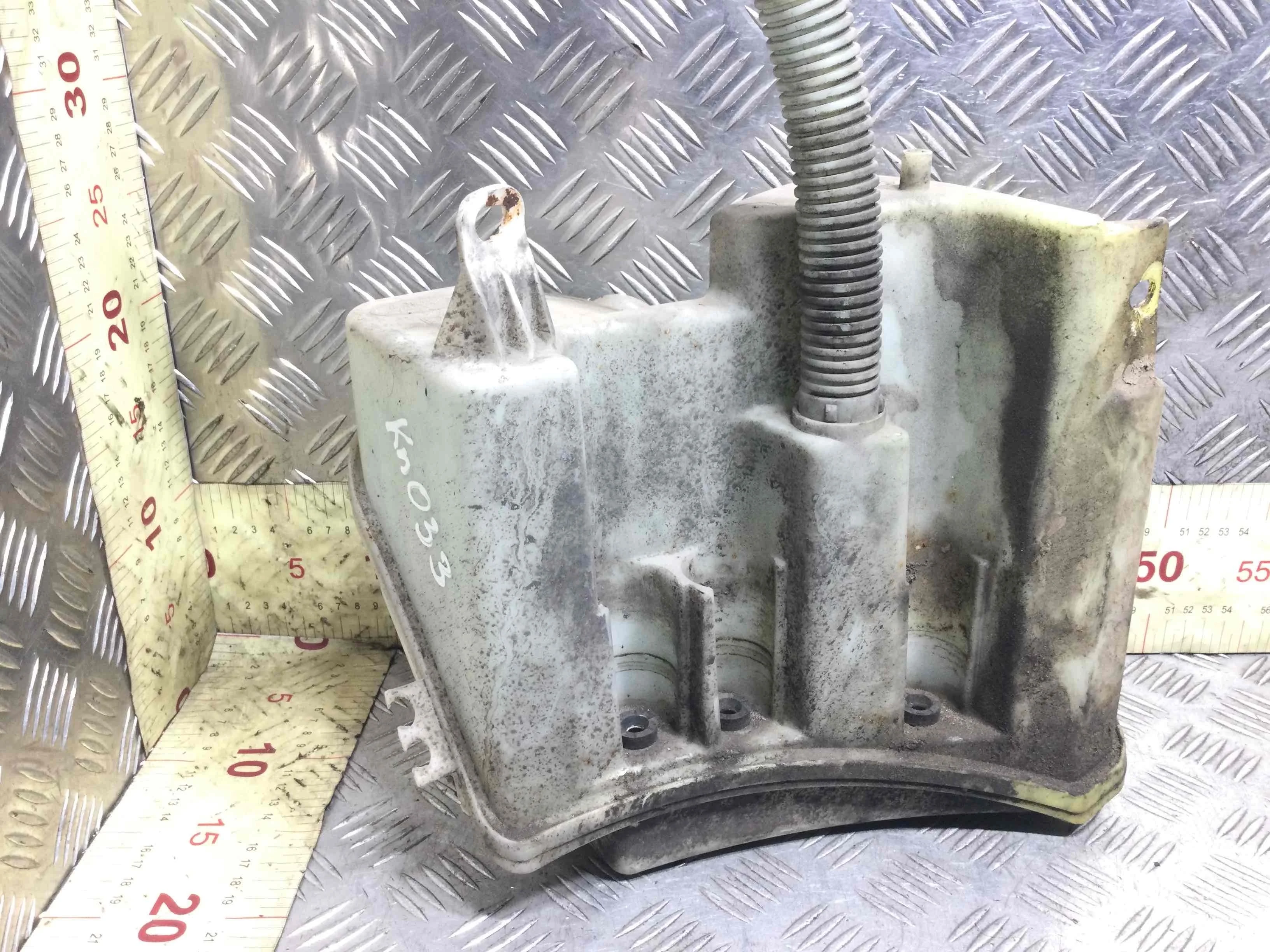 Бачок омывателя Land Rover Range Rover 3 поколение (2002-2005) дизель 3.0