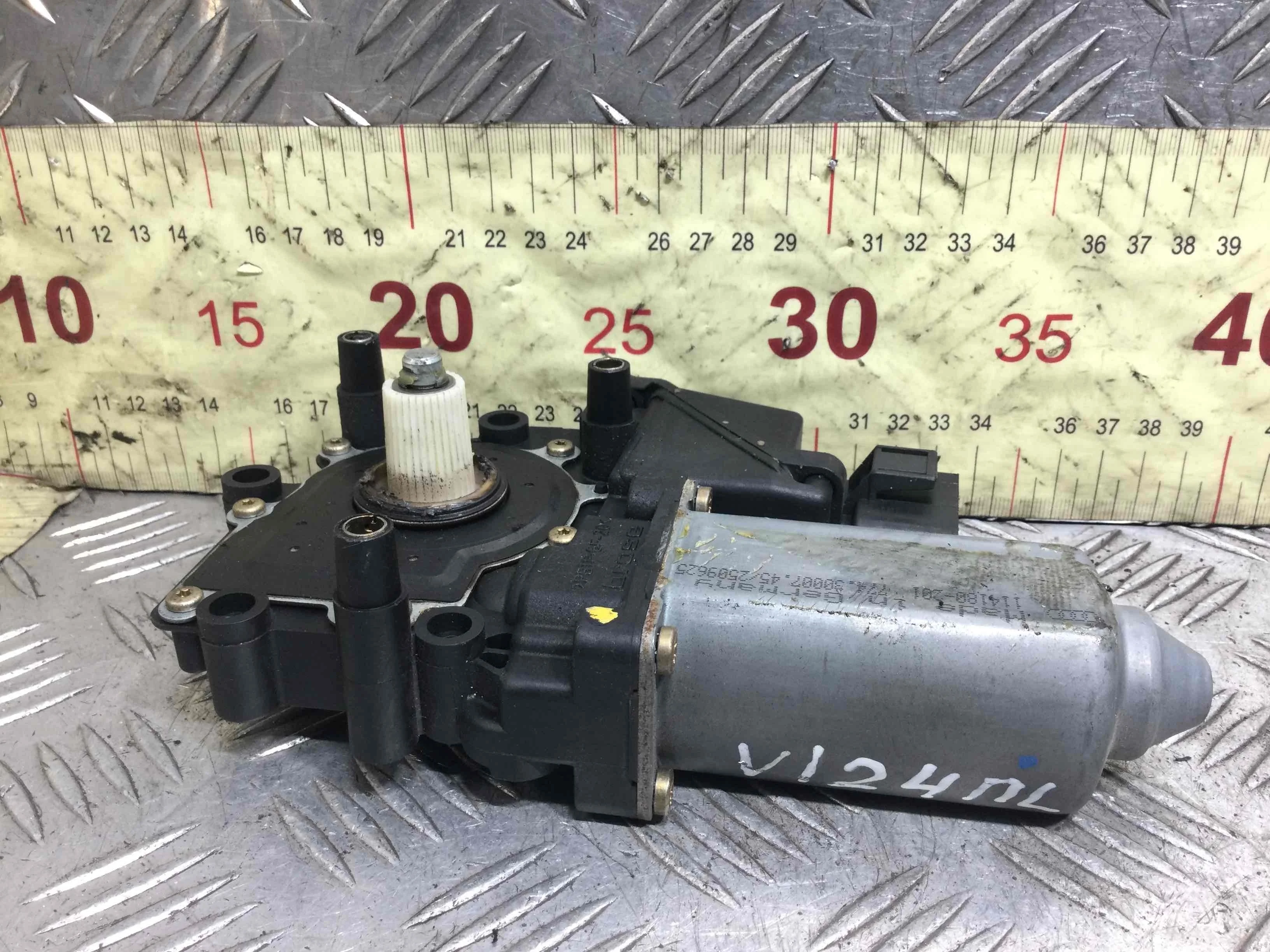 Моторчик стеклоподъемника передний левый Audi A8 A8 D2 (4D2 1994 - 2002 бензин 4.2 i Автомат Седан