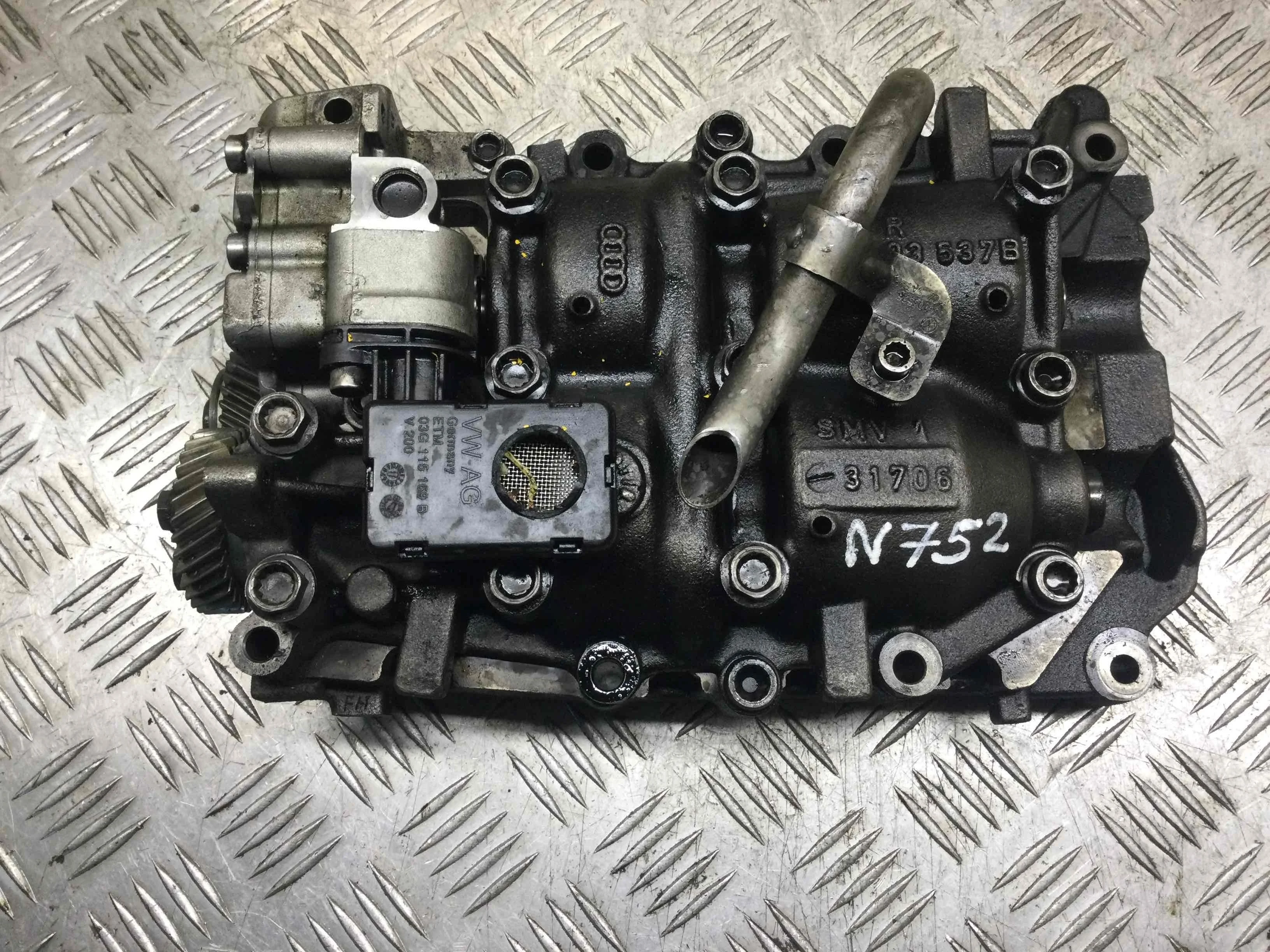 Насос масляный Audi A6 C6/4F (2004-2008) дизель 2.0 TDI Механика Седан