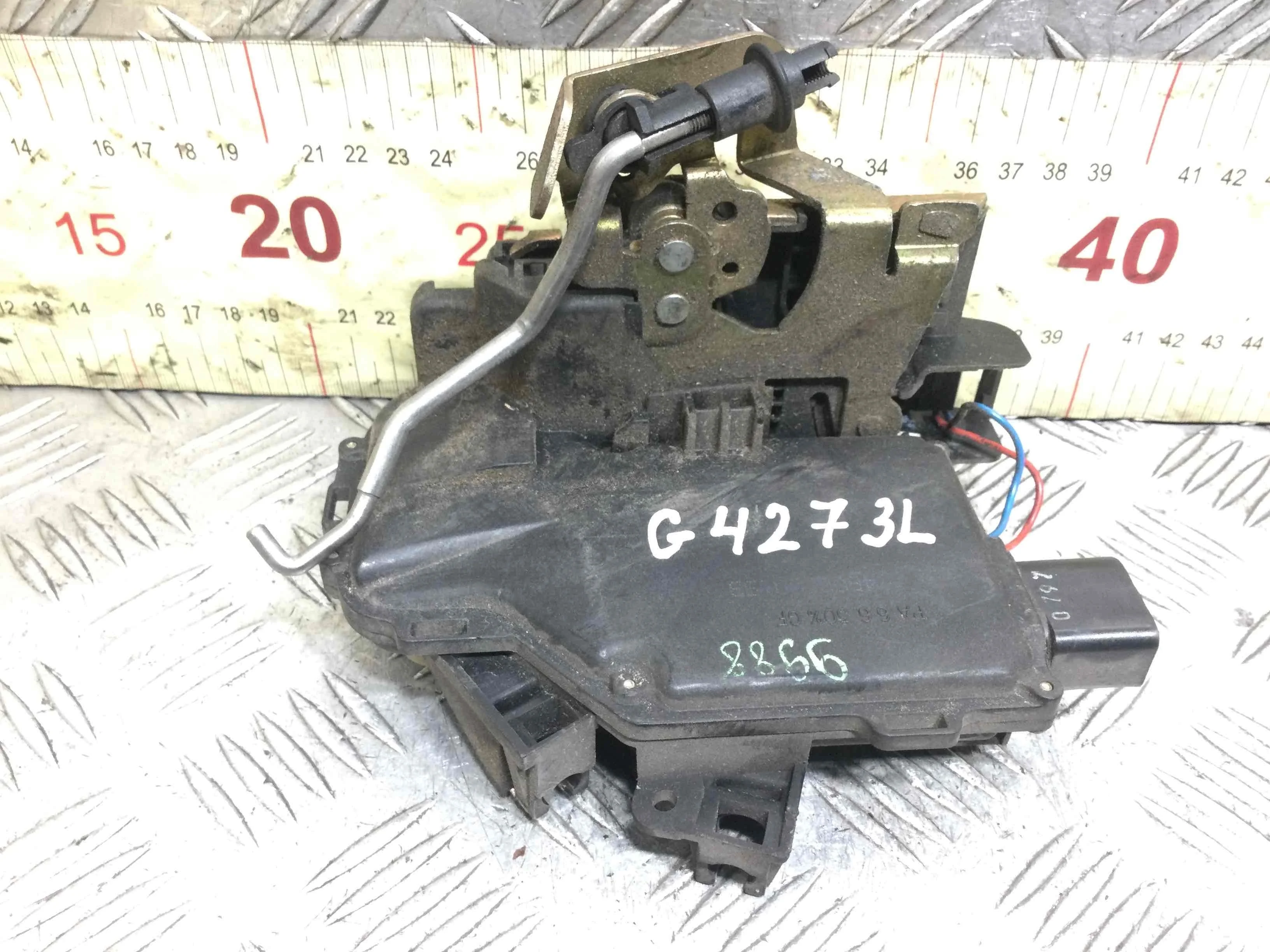 Замок двери задней левой Audi A6 C5/4B (1997-2004) бензин 2.4  Механика Седан