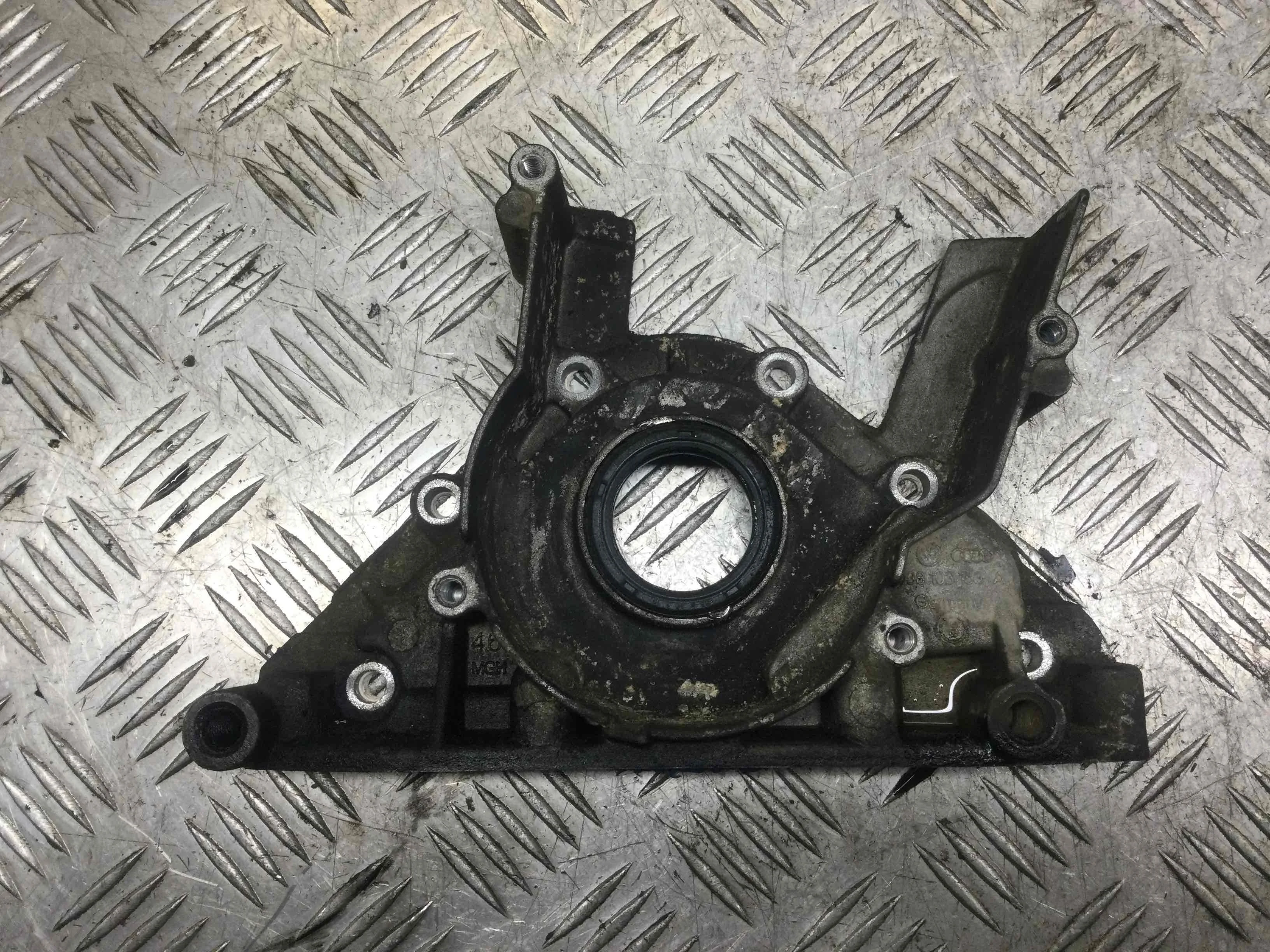 Крышка двигателя передняя Audi A3 8L [рестайлинг] (2000-2003) дизель 1.9 TDI Механика Х/б