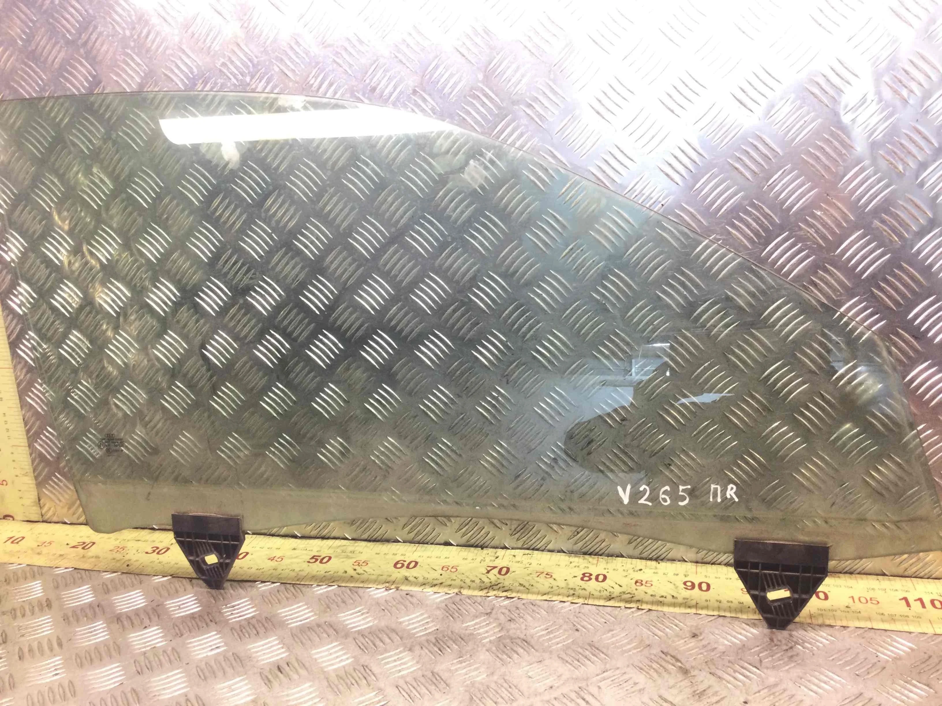 Стекло двери передней правой Audi A4 B6 (2000-2005) дизель 2.5 TDI Автомат Универсал