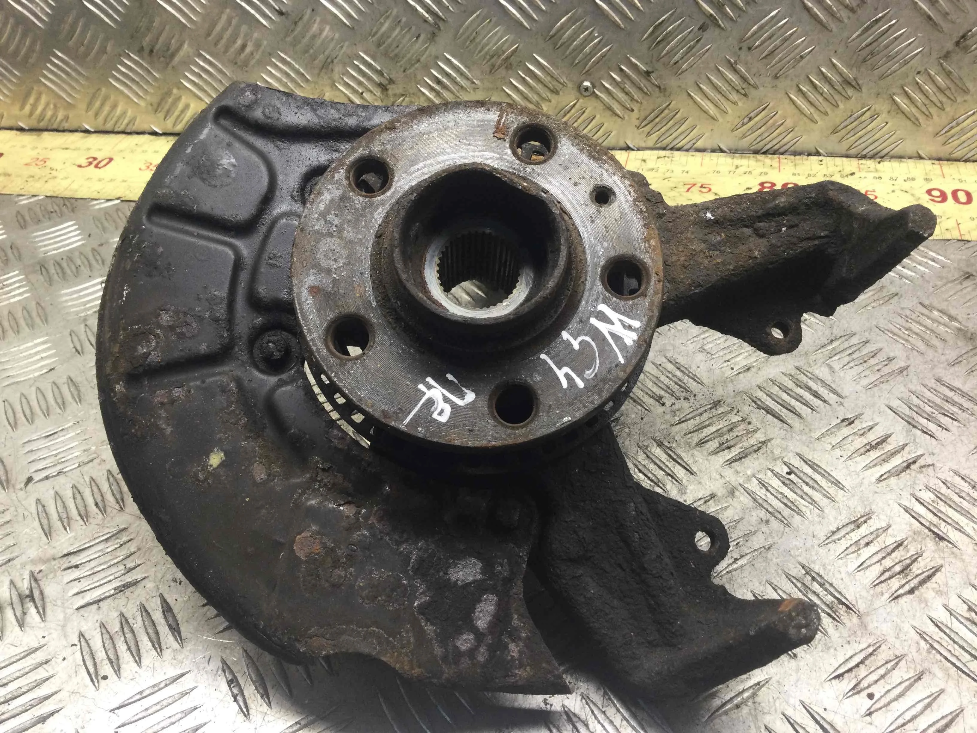 Ступица передняя правая Volkswagen Golf 4 поколение (1997-2004) дизель 1.9 TDI Механика Х/б