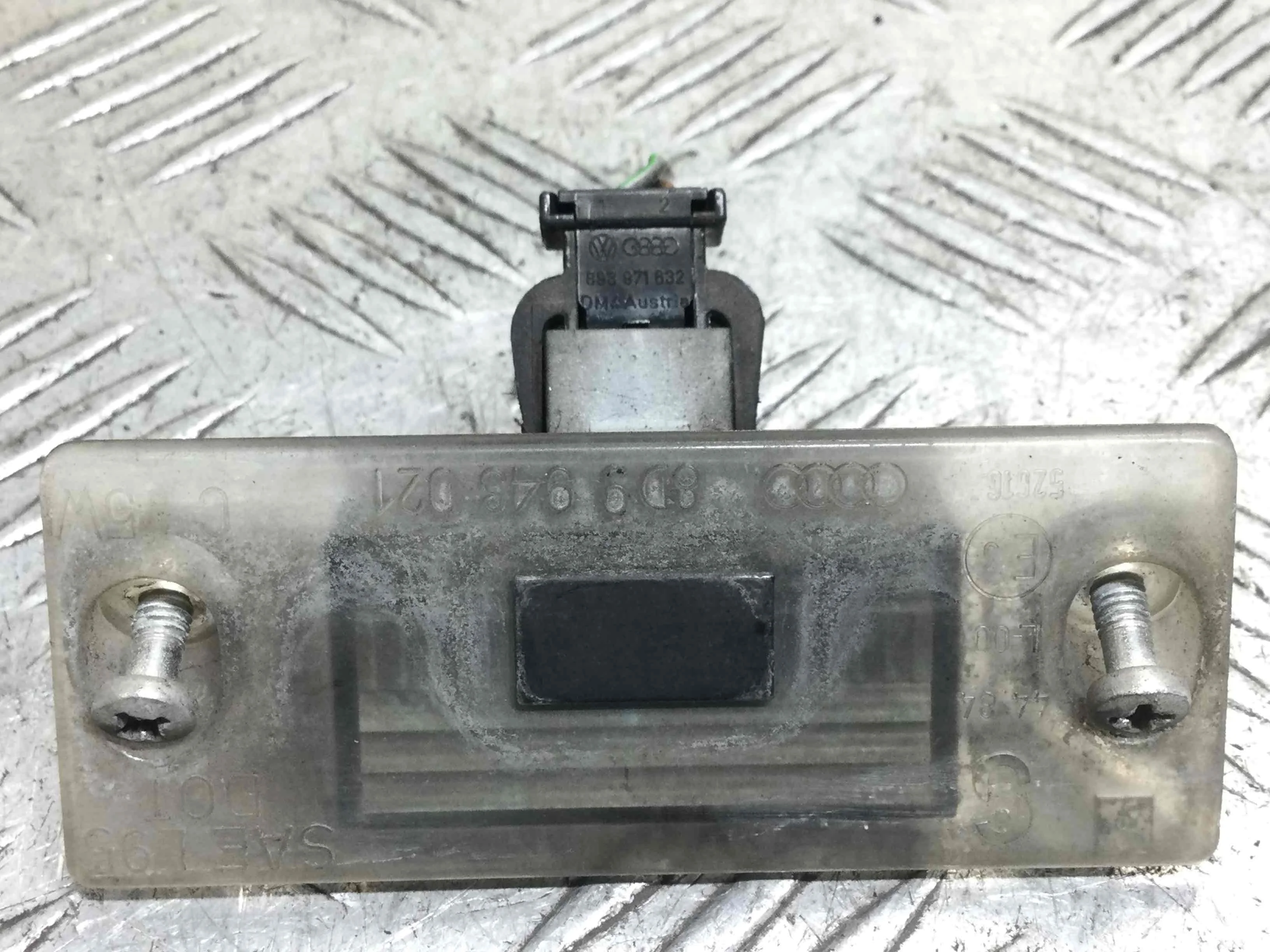 Подсветка номера Audi A4 B5 (1994-1999) дизель 1.9 TD Механика Универсал