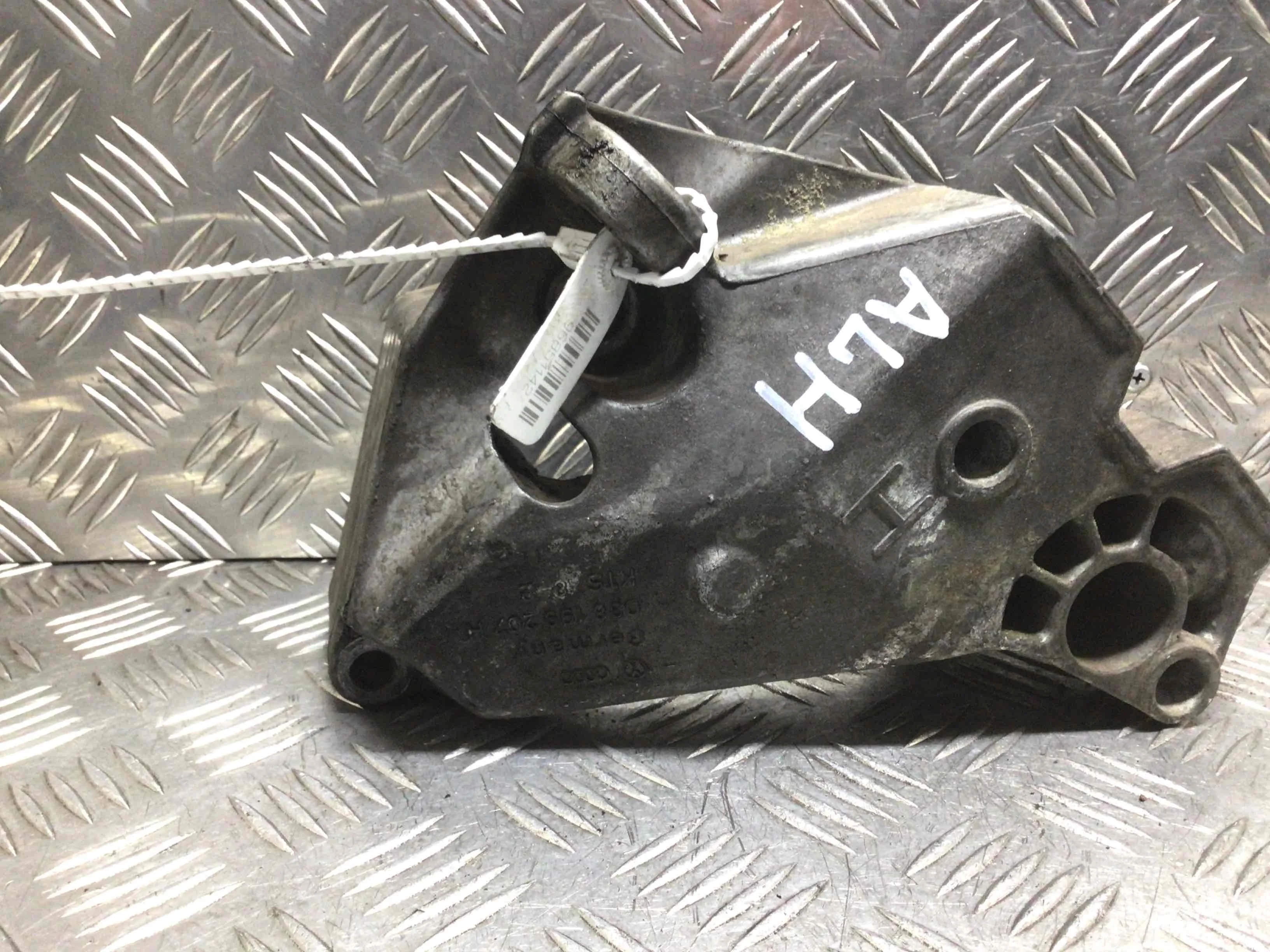 Кронштейн двигателя Volkswagen Golf 4 поколение (1997-2004) дизель 1.9 DTI Механика Х/б