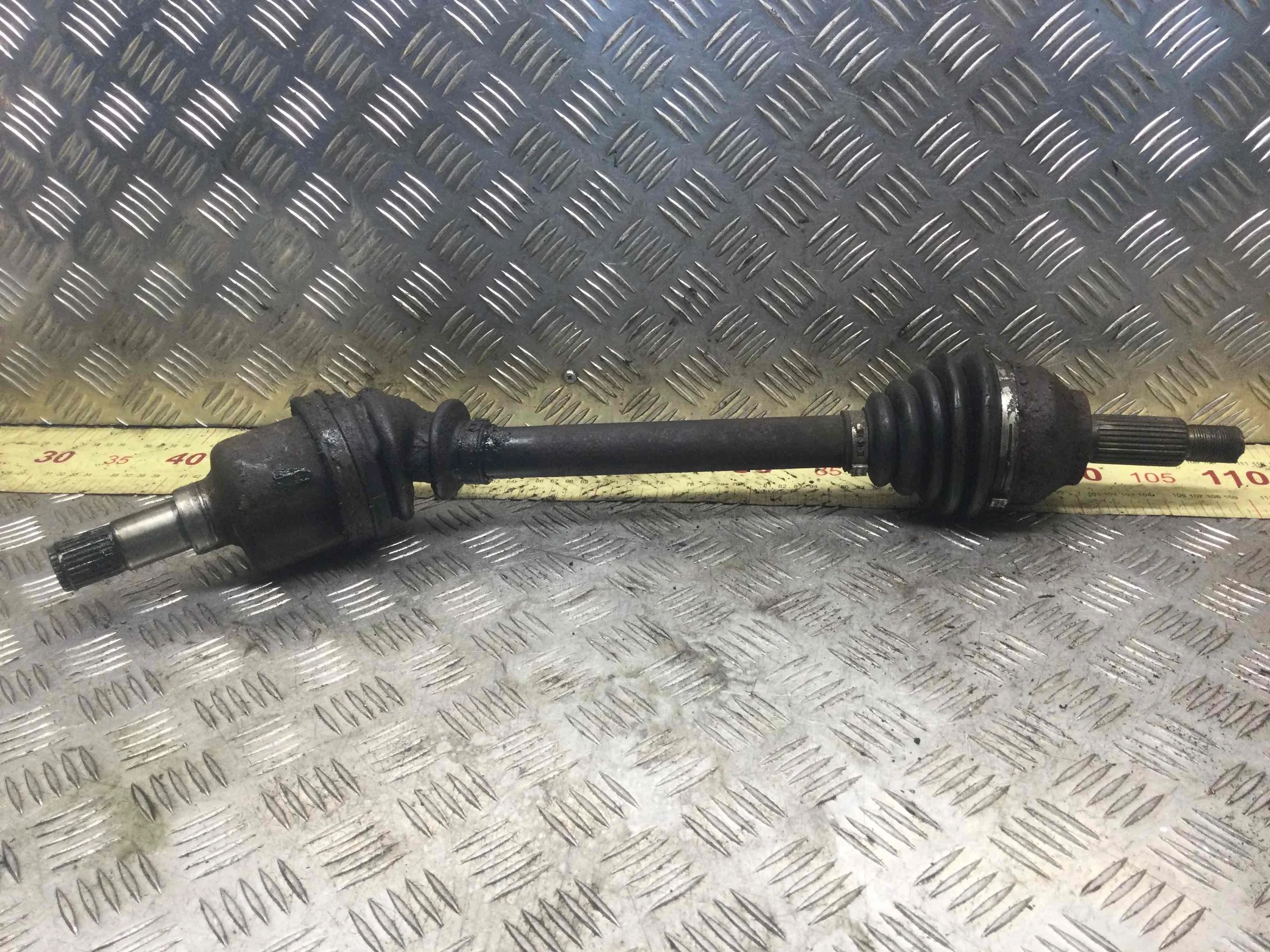 Полуось передняя левая (приводной вал, ШРУС) Ford Mondeo 3 поколение [рестайлинг] (2003-2007) дизель 2.0 TDCi Механика Лифтбэк