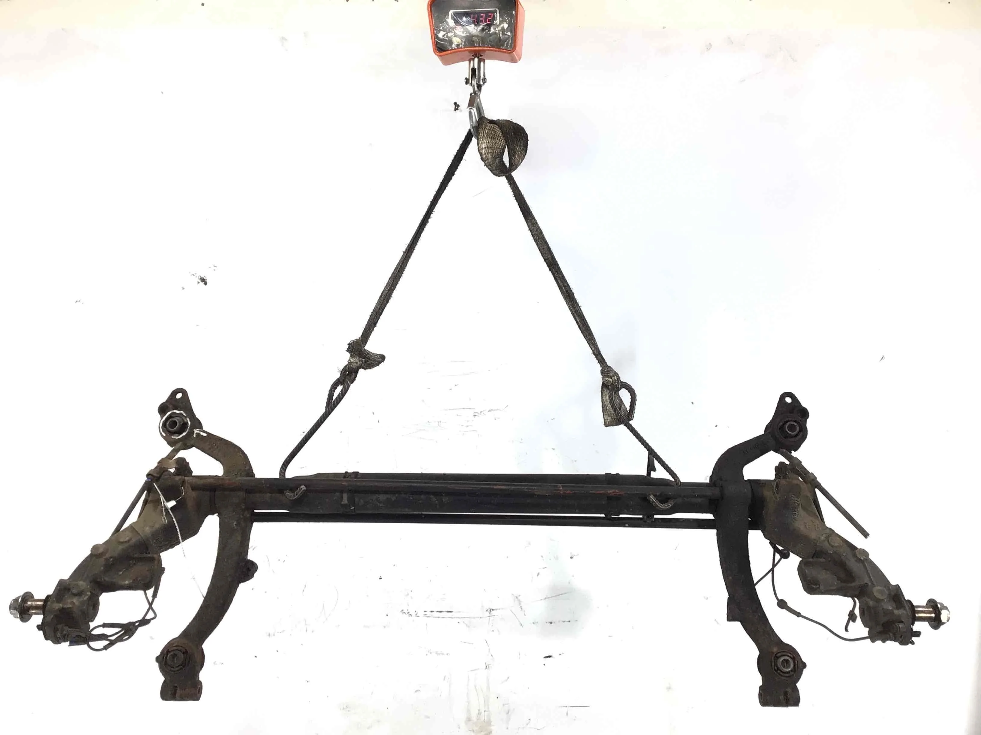 Балка подвески задняя Peugeot 206 1 поколение [рестайлинг] (2002-2009) бензин 1.4 i Механика Х/б