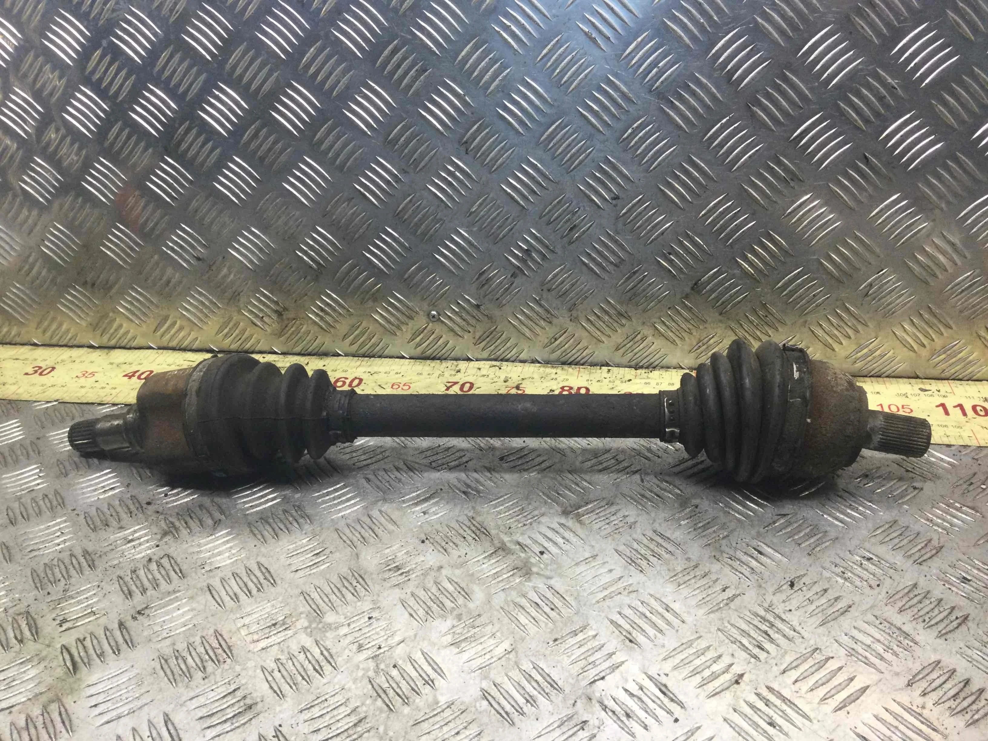 Полуось передняя левая (приводной вал, ШРУС) Ford Focus 2 поколение (2005-2008) бензин 1.6 i Механика Х/б