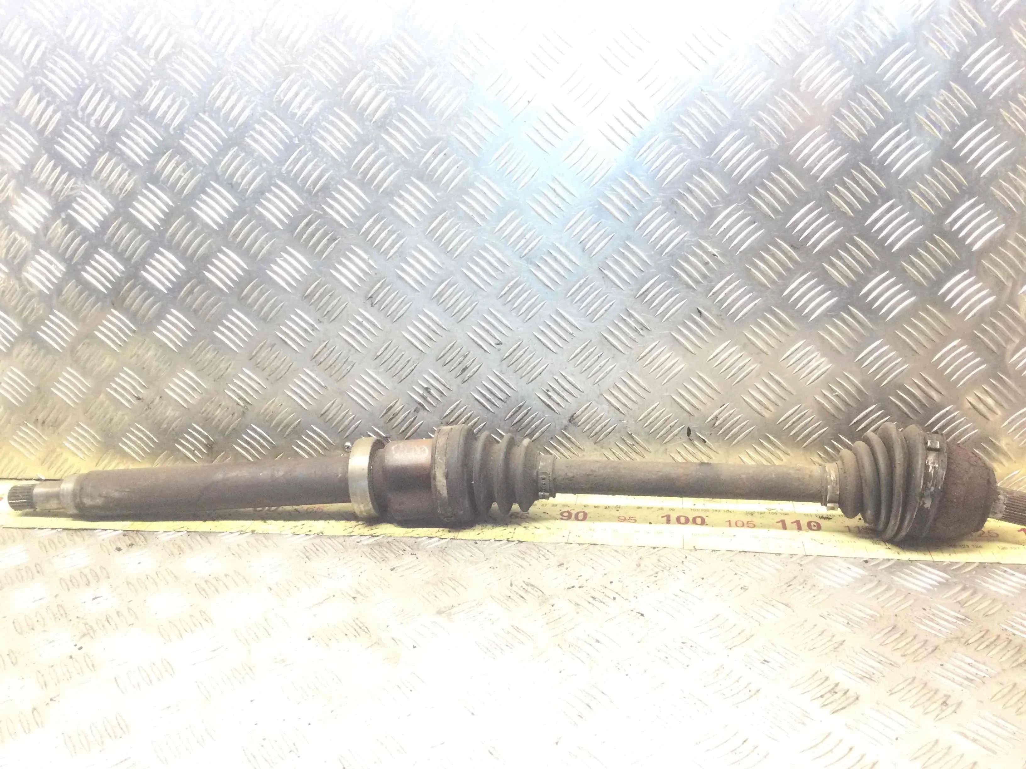 Полуось передняя правая (приводной вал, ШРУС) Ford Focus 2 поколение (2005-2008) бензин 1.6 i Механика Х/б