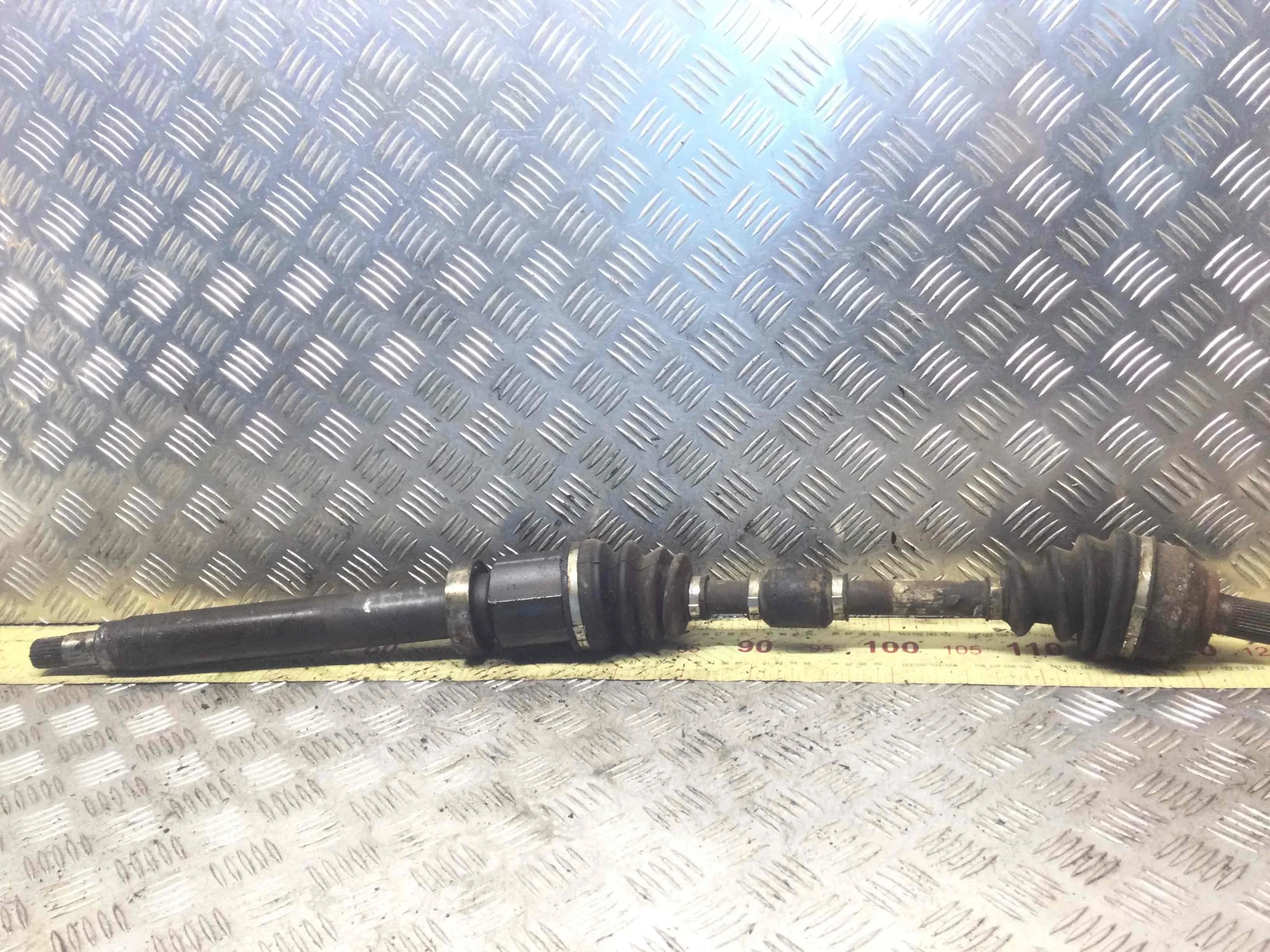 Полуось передняя правая (приводной вал, ШРУС) Ford Focus 2 поколение (2005-2008) бензин 1.6 i Механика Х/б