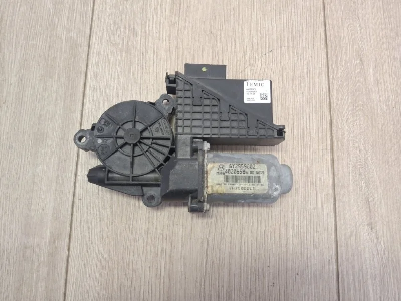 Эл. двигатель стеклоподъёмника VW Transporter T5 2003-2015 7H