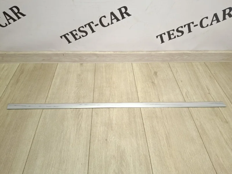 Хромированная накладка молдинг VW Touareg 1 2003-2010 7L