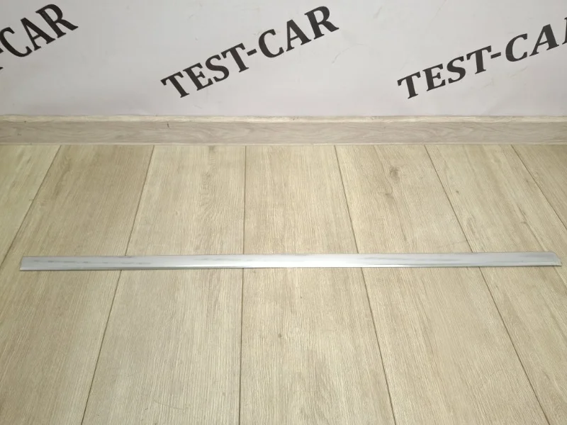 Хромированная накладка молдинг VW Touareg 1 2003-2010 7L