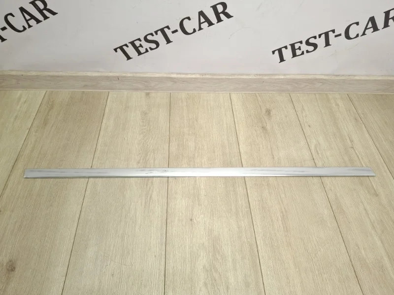 Хромированная накладка молдинг VW Touareg 1 2003-2010 7L