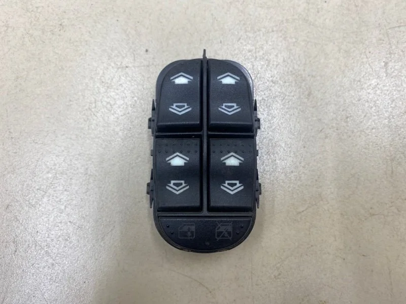 Блок управления стеклоподъемниками Ford Focus 1