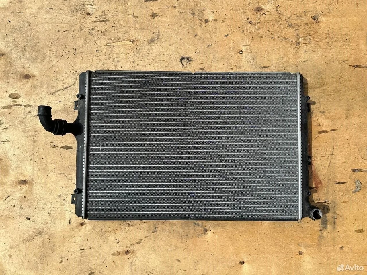 Радиатор двигателя volkswagen golf passat touran