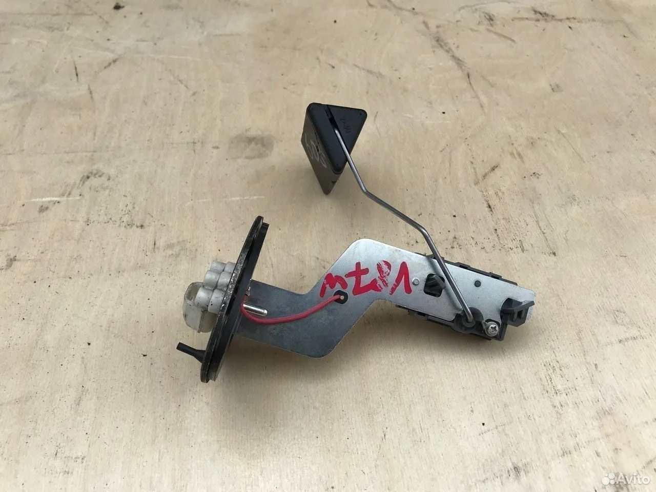 Датчик уровня топлива mitsubishi pajero топливомер