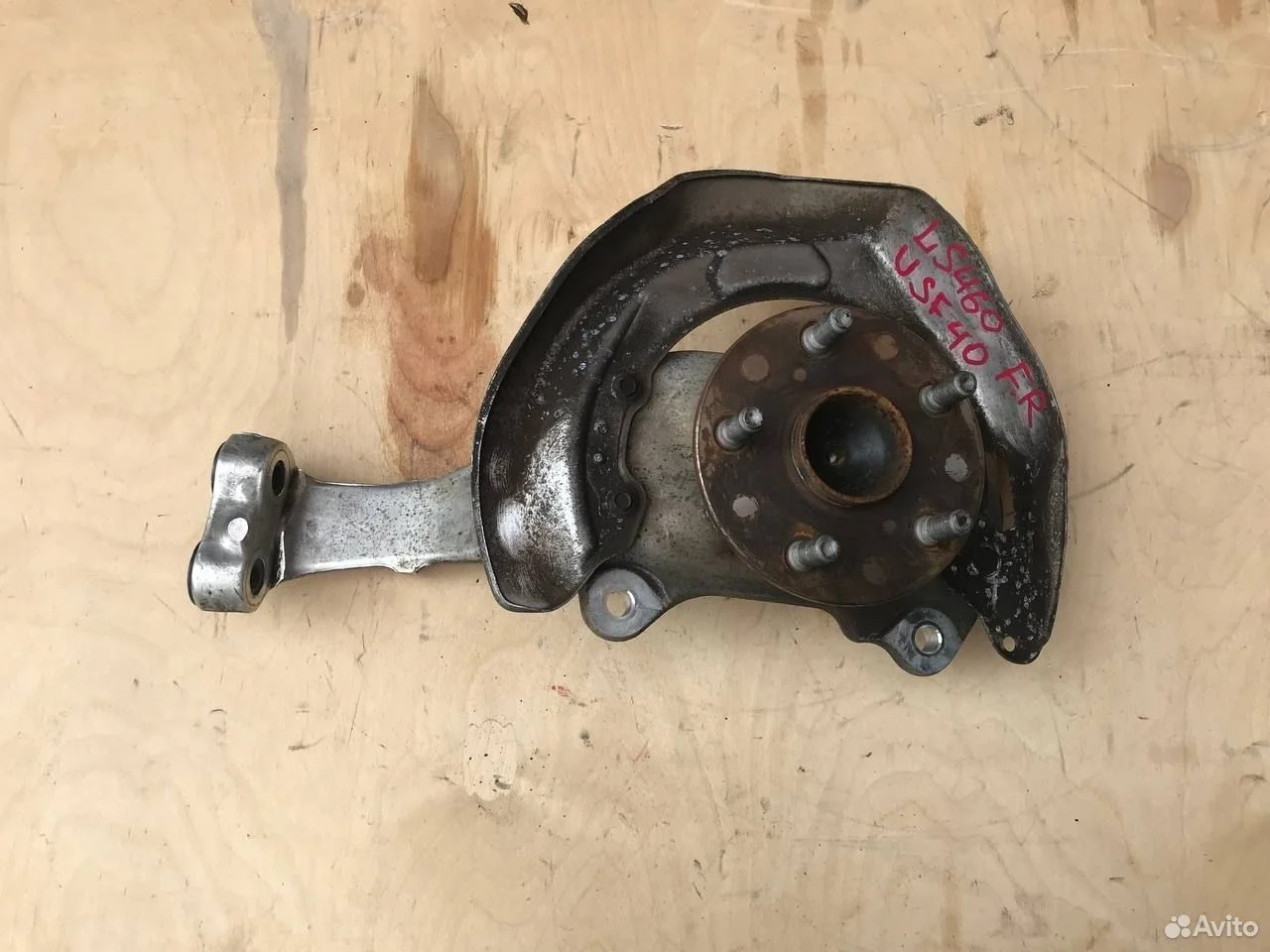 Поворотный кулак правый lexus ls460 usf40