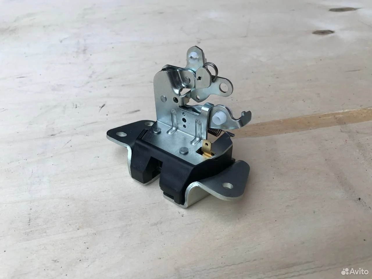 Замок багажника задней двери hyndai terracan