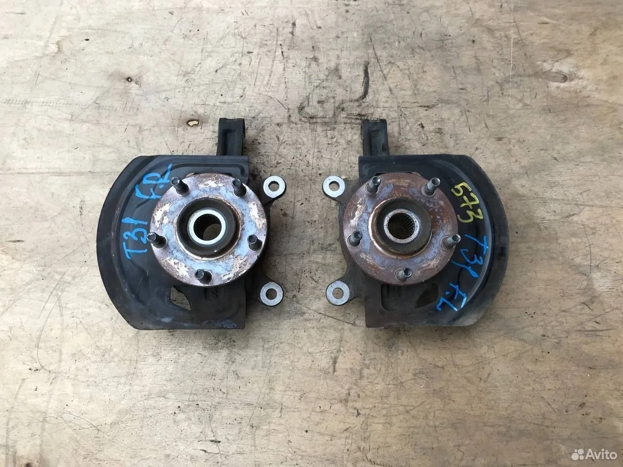 Поворотный кулака nissan x-trail qashqai koleos