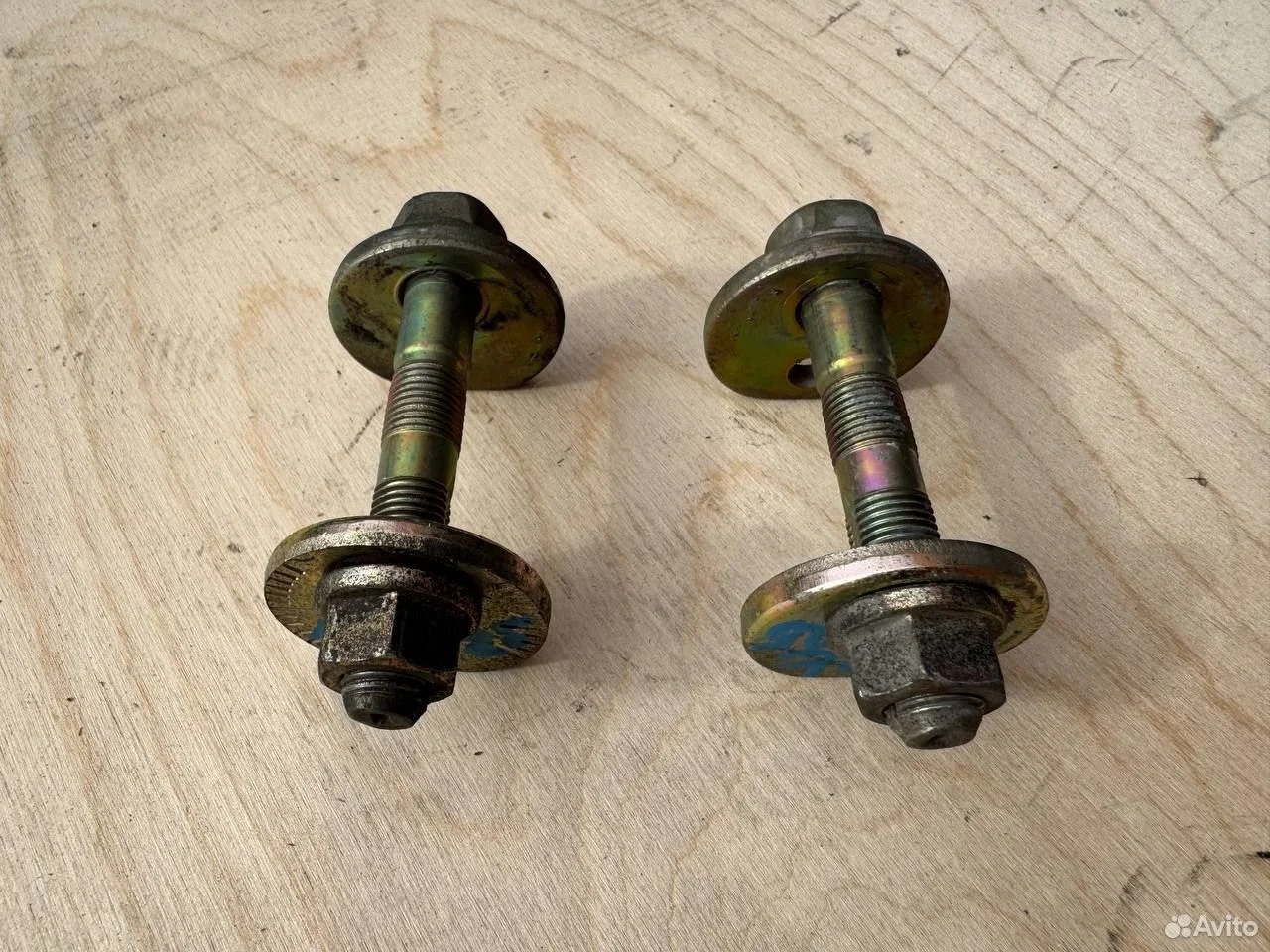 Развальные болты toyota avensis azt250