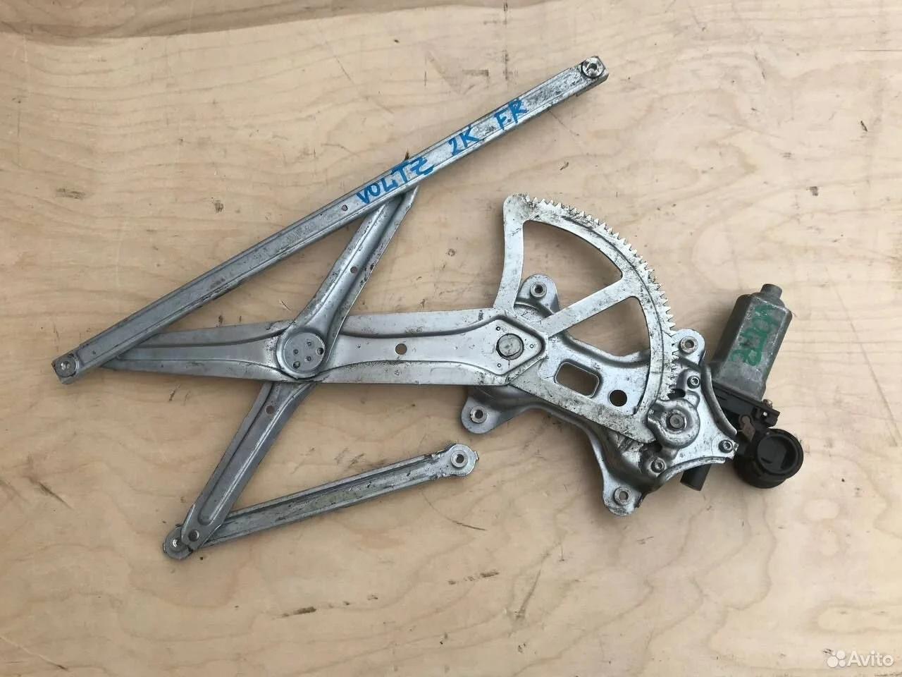 Стеклоподъемник передний правый toyota voltz matri