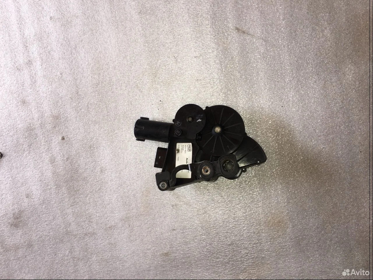 Доводчик багажника ауди а8 д3 4e0827852g