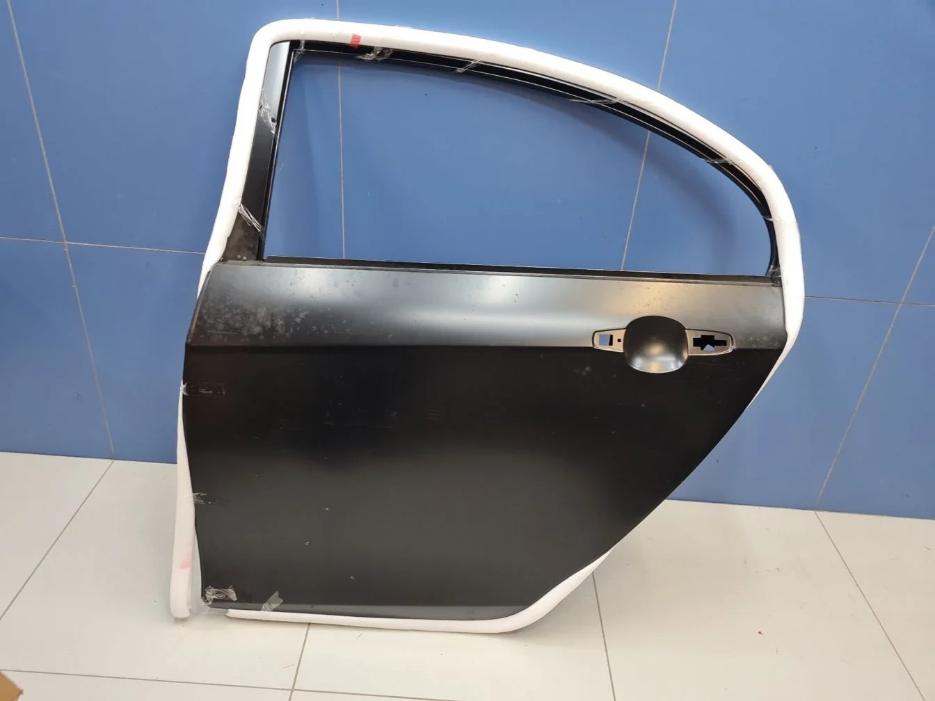 Дверь левая задняя для Geely Emgrand EC7 2008-2016