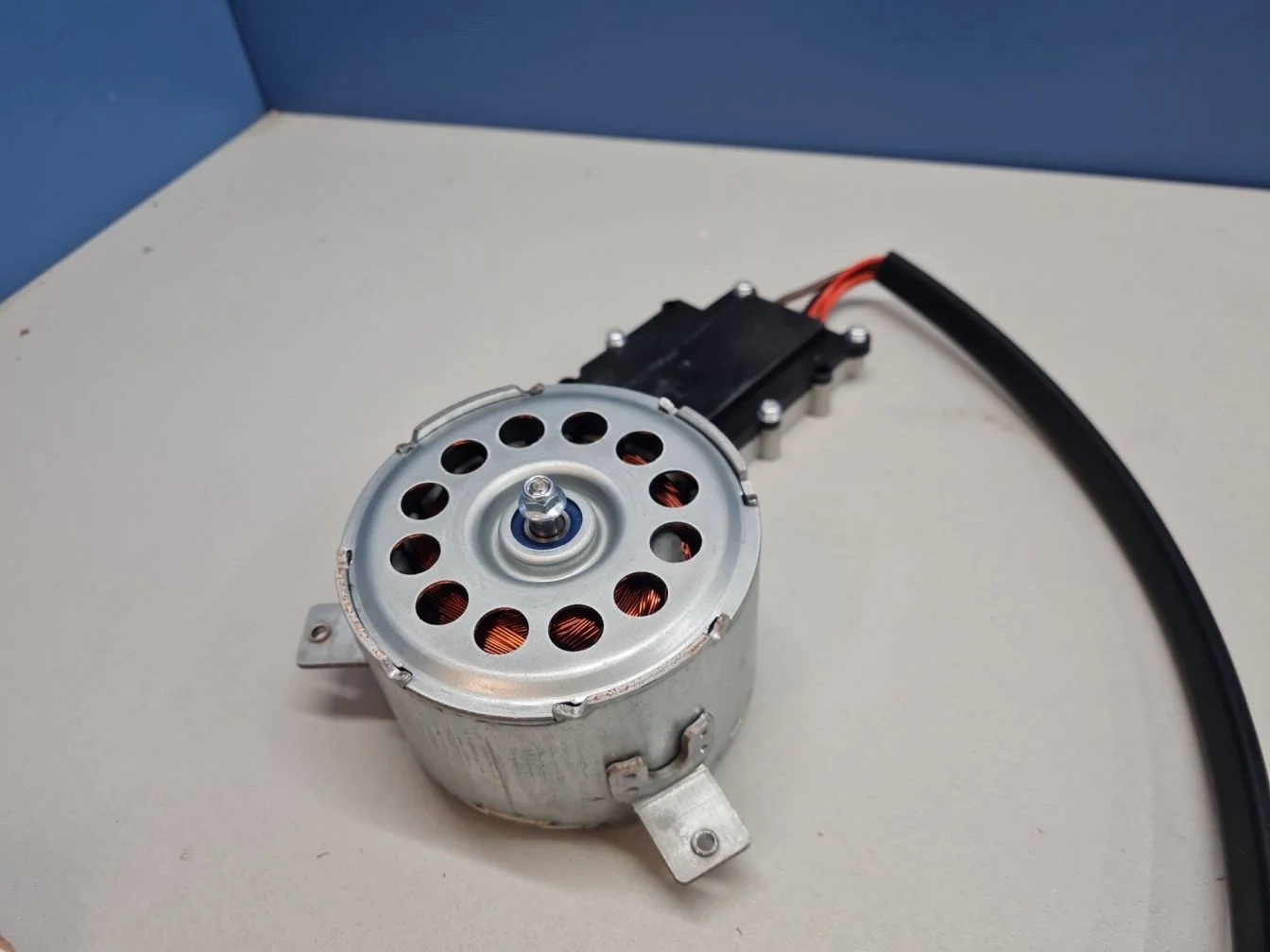 Моторчик вентилятора радиатора для Volkswagen Touareg 2002-2010