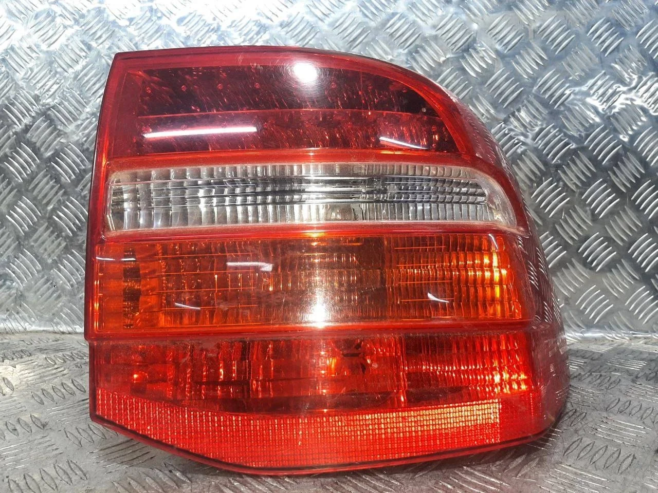 фонарь задний правый Porsche Cayenne 957