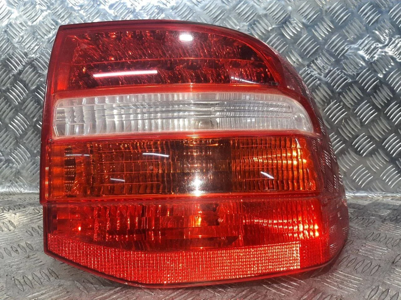 фонарь задний правый Porsche Cayenne 957