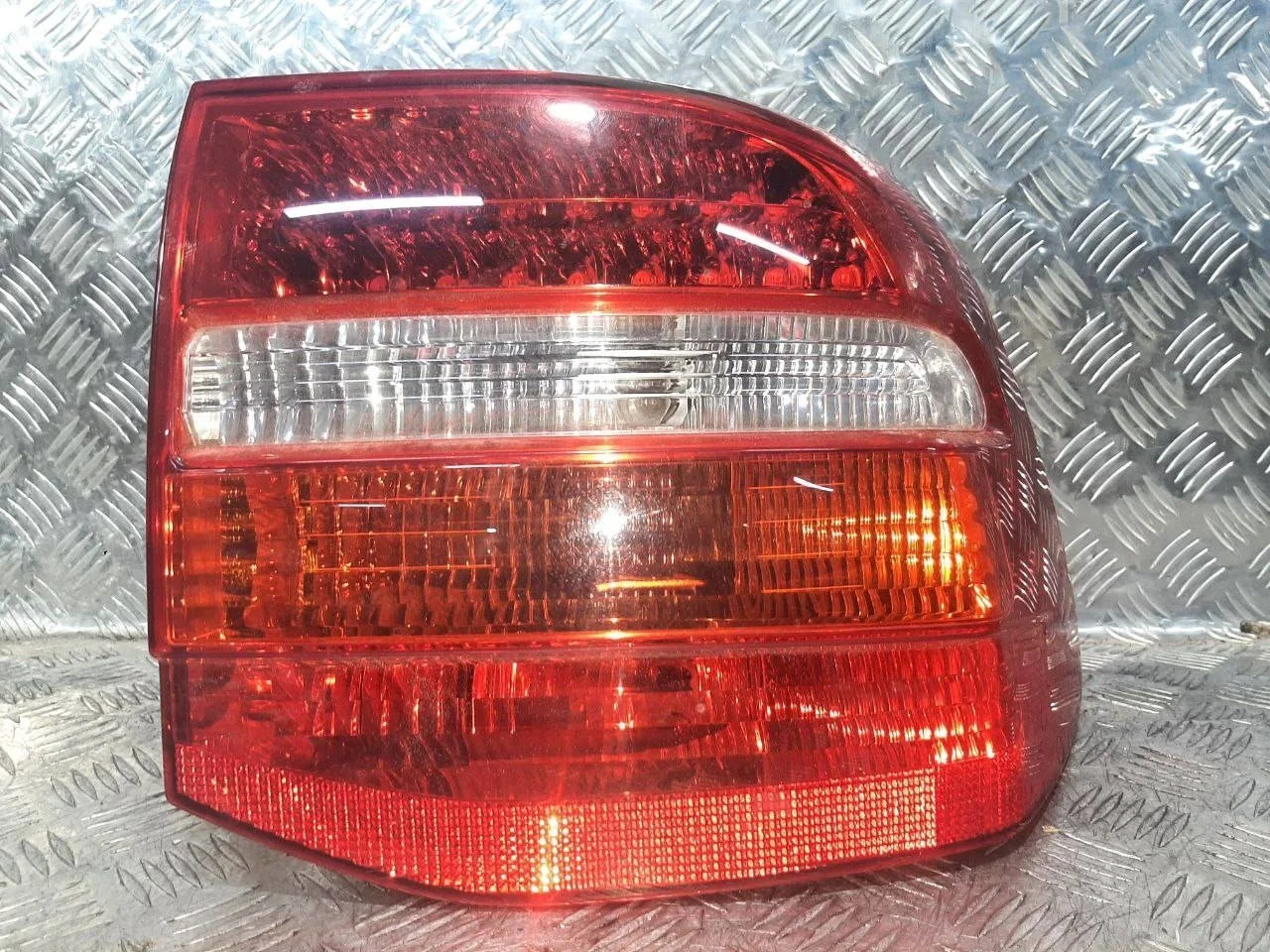 фонарь задний правый Porsche Cayenne 957