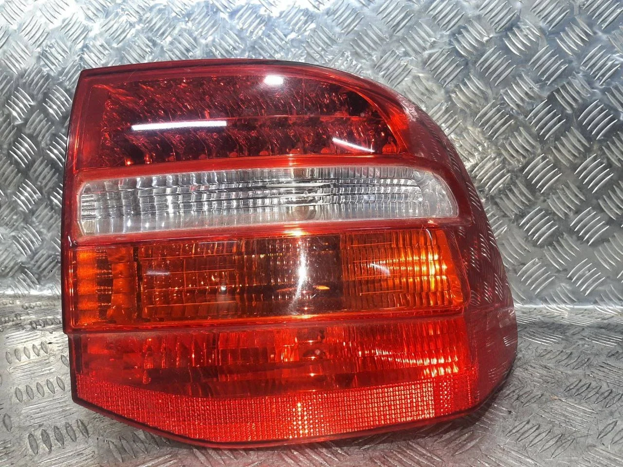 фонарь задний правый Porsche Cayenne 957
