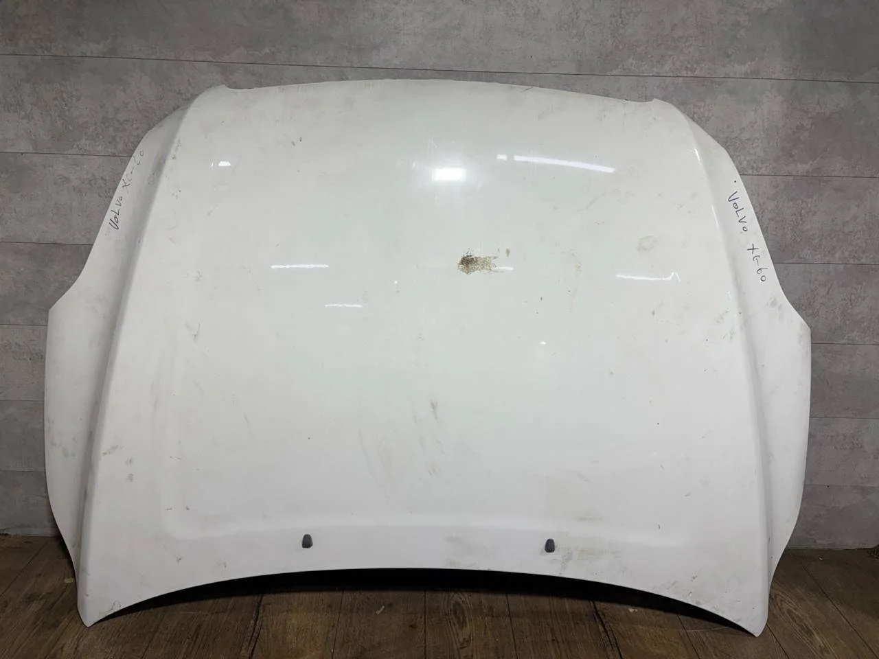 капот Volvo XC60