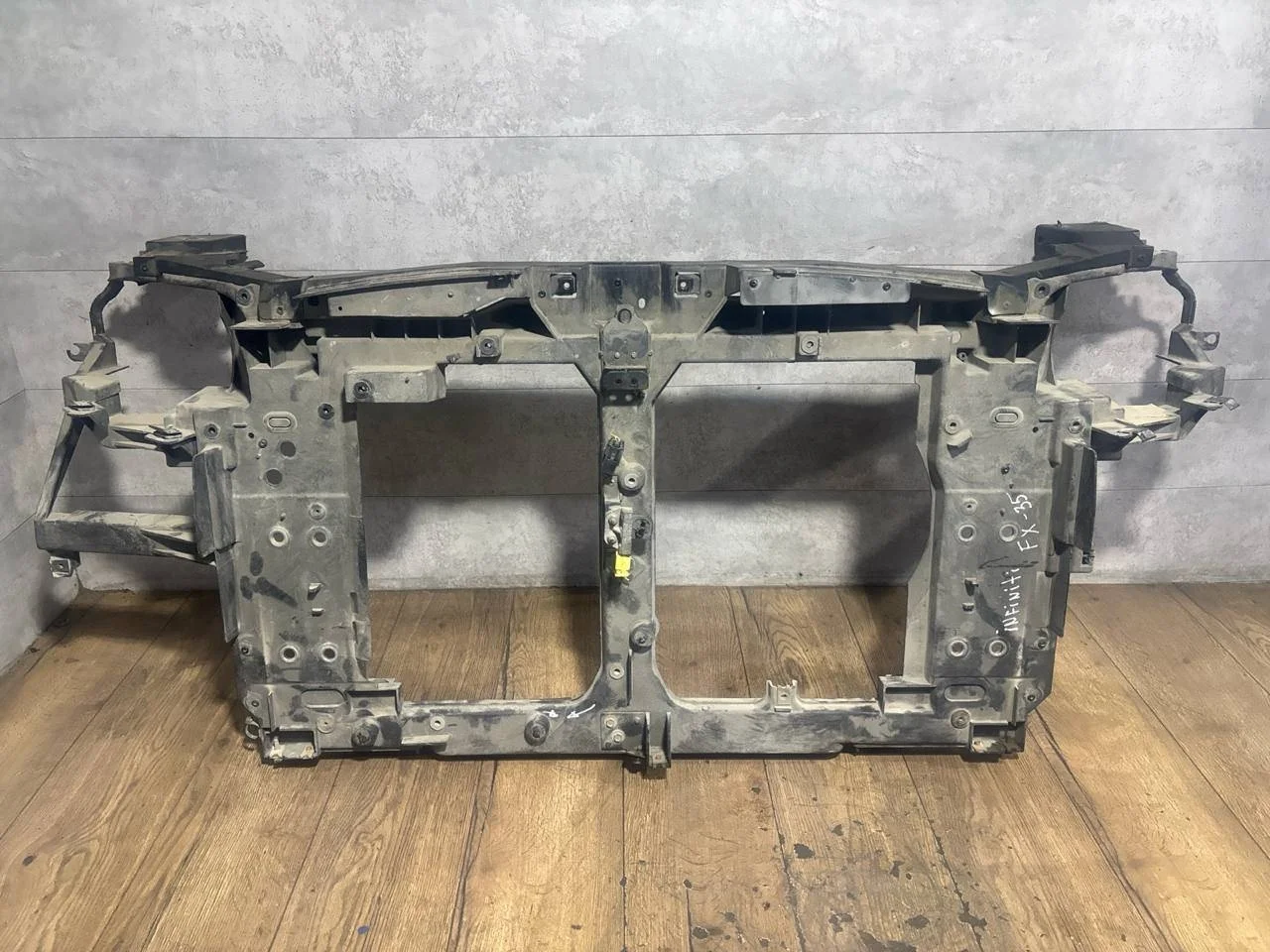 передняя панель (телевизор) Infiniti FX35 рест. S50