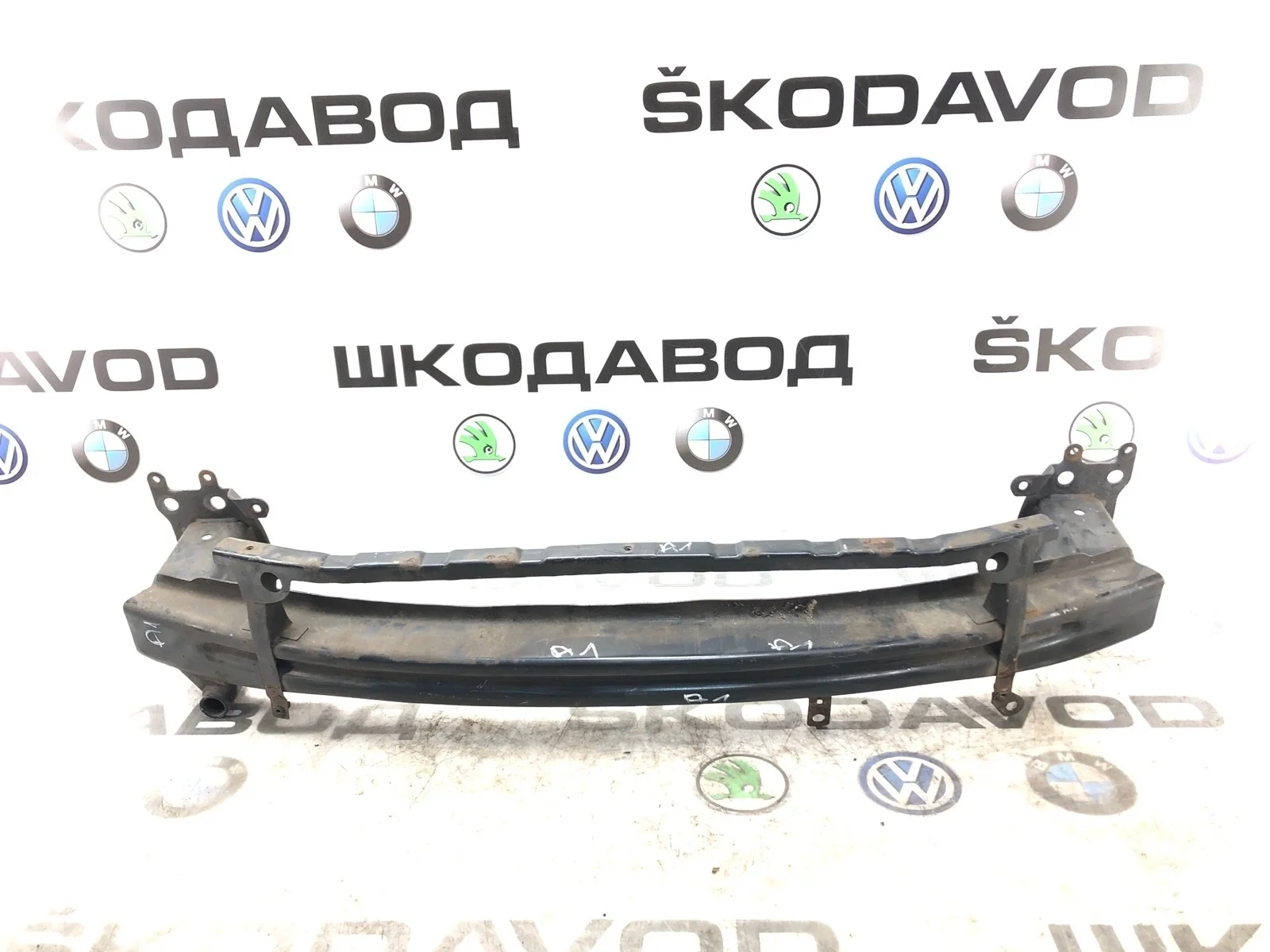 Усилитель бампера Skoda Octavia 2011 1Z0807109C A5 (1Z) 1.6 BSE, передний