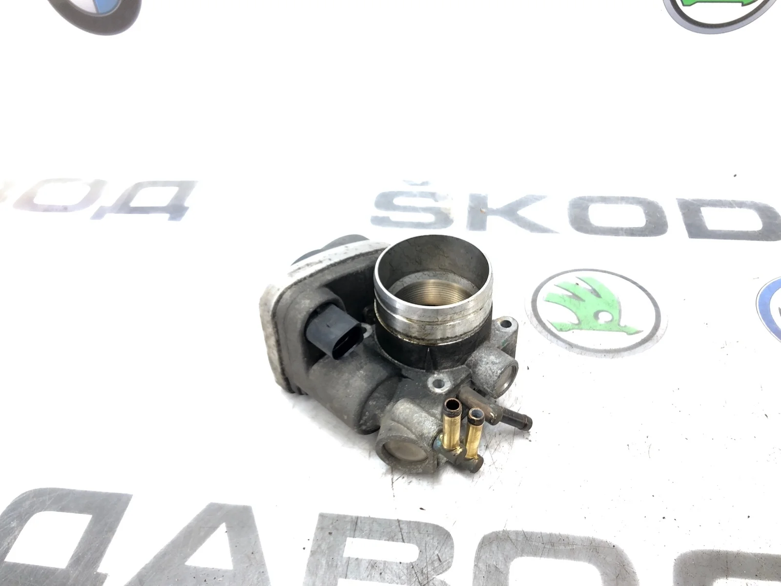 Дроссельная заслонка Skoda Octavia 2011 06A133062AT A5 (1Z) 1.6 BSE