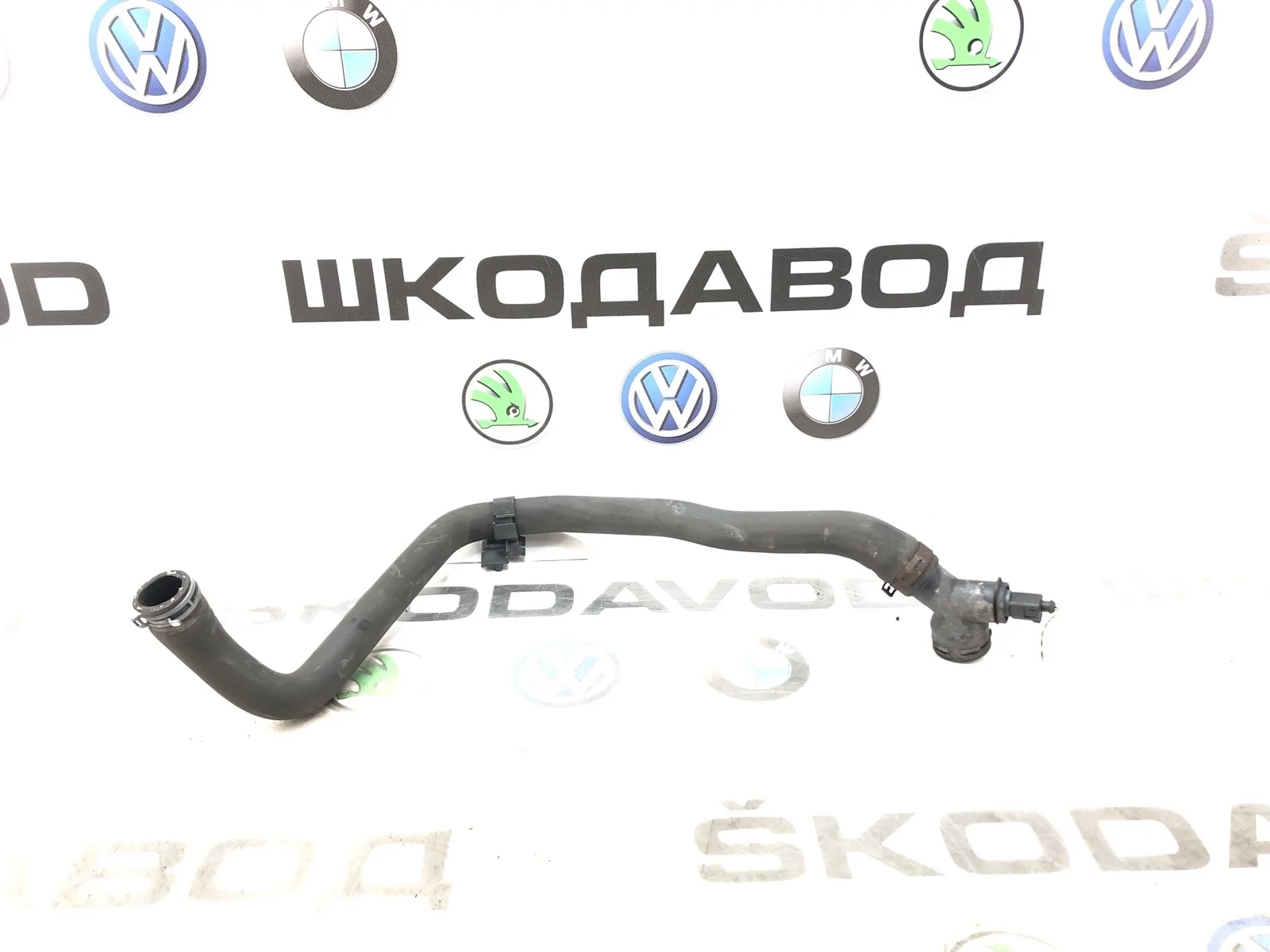 Патрубок радиатора нижний Skoda Octavia 2011 1K0122051BE A5 (1Z) 1.6 BSE