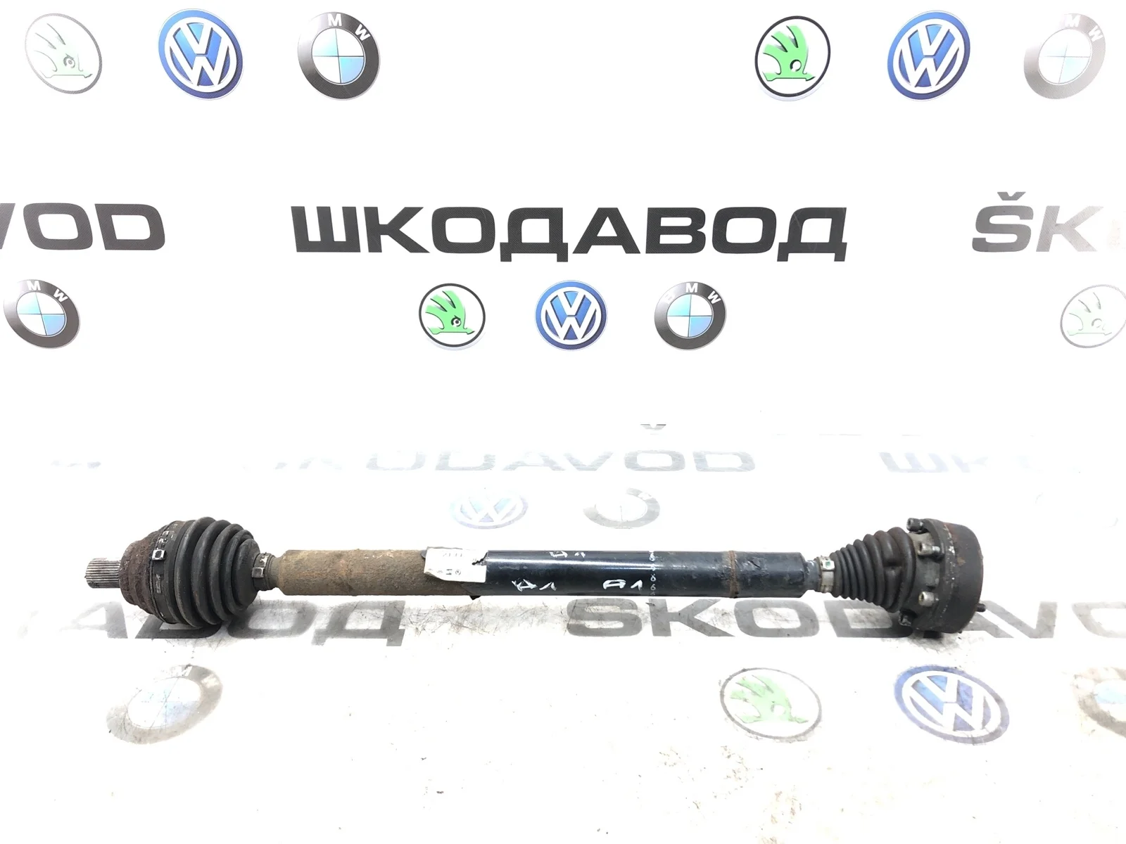 Привод МКПП Skoda Octavia 2011 1K0407272JT A5 (1Z) 1.6 BSE, передний правый