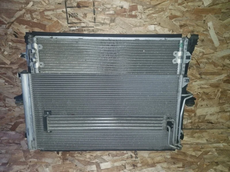 Комплект радиаторов Volkswagen Touareg 2009 7LA